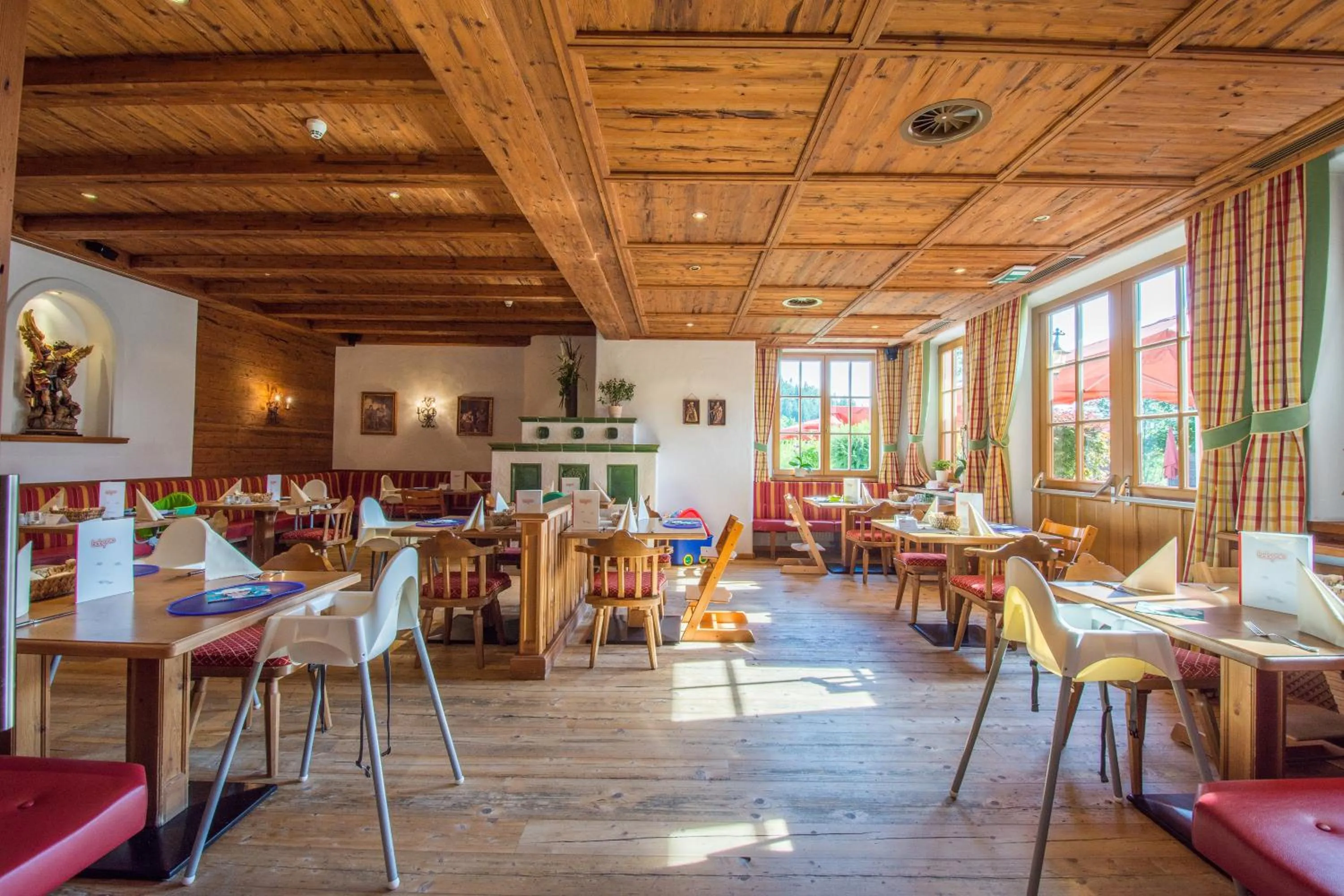 Restaurant/places to eat in Hotel Babymio