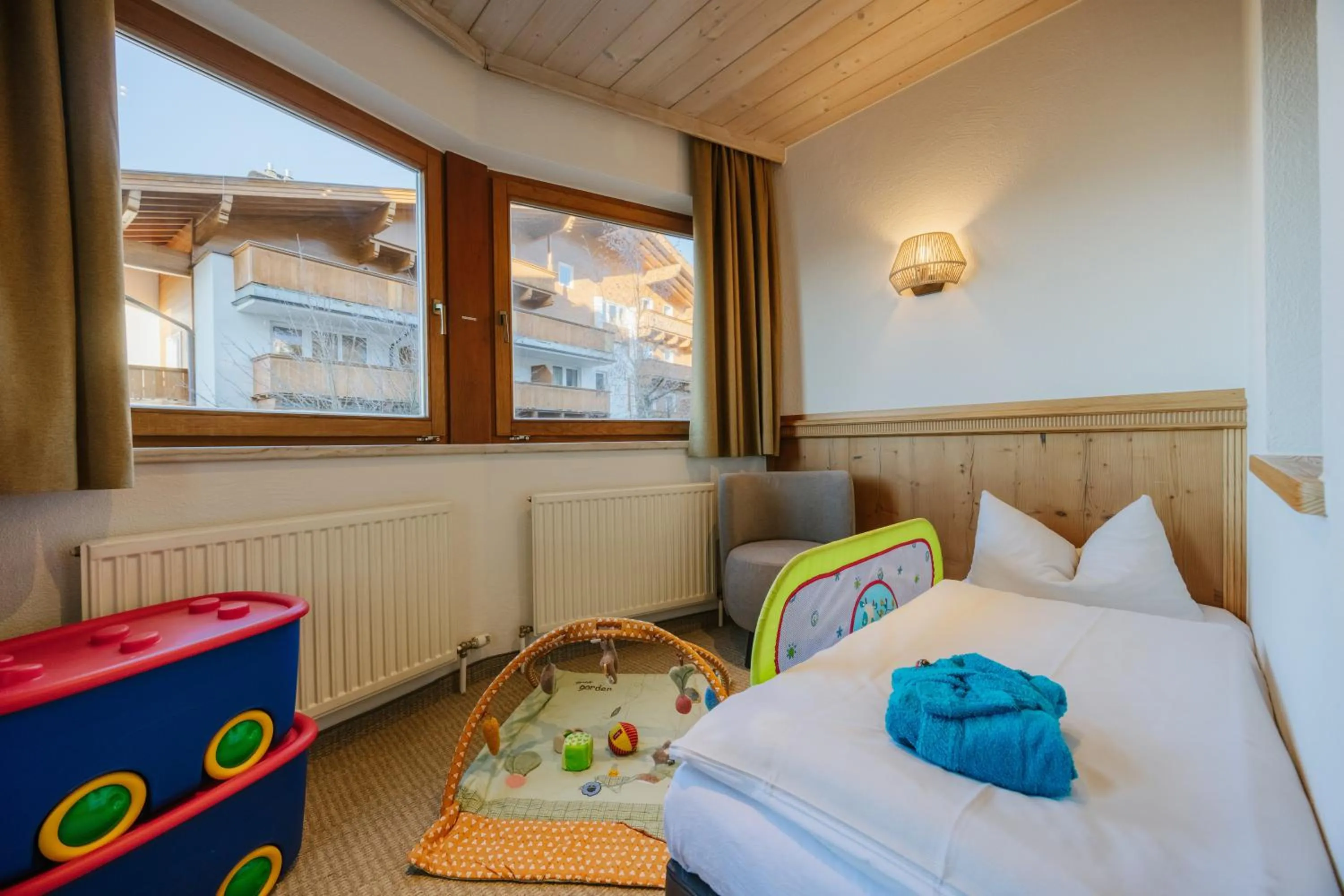 Photo of the whole room, Bed in Hotel Babymio