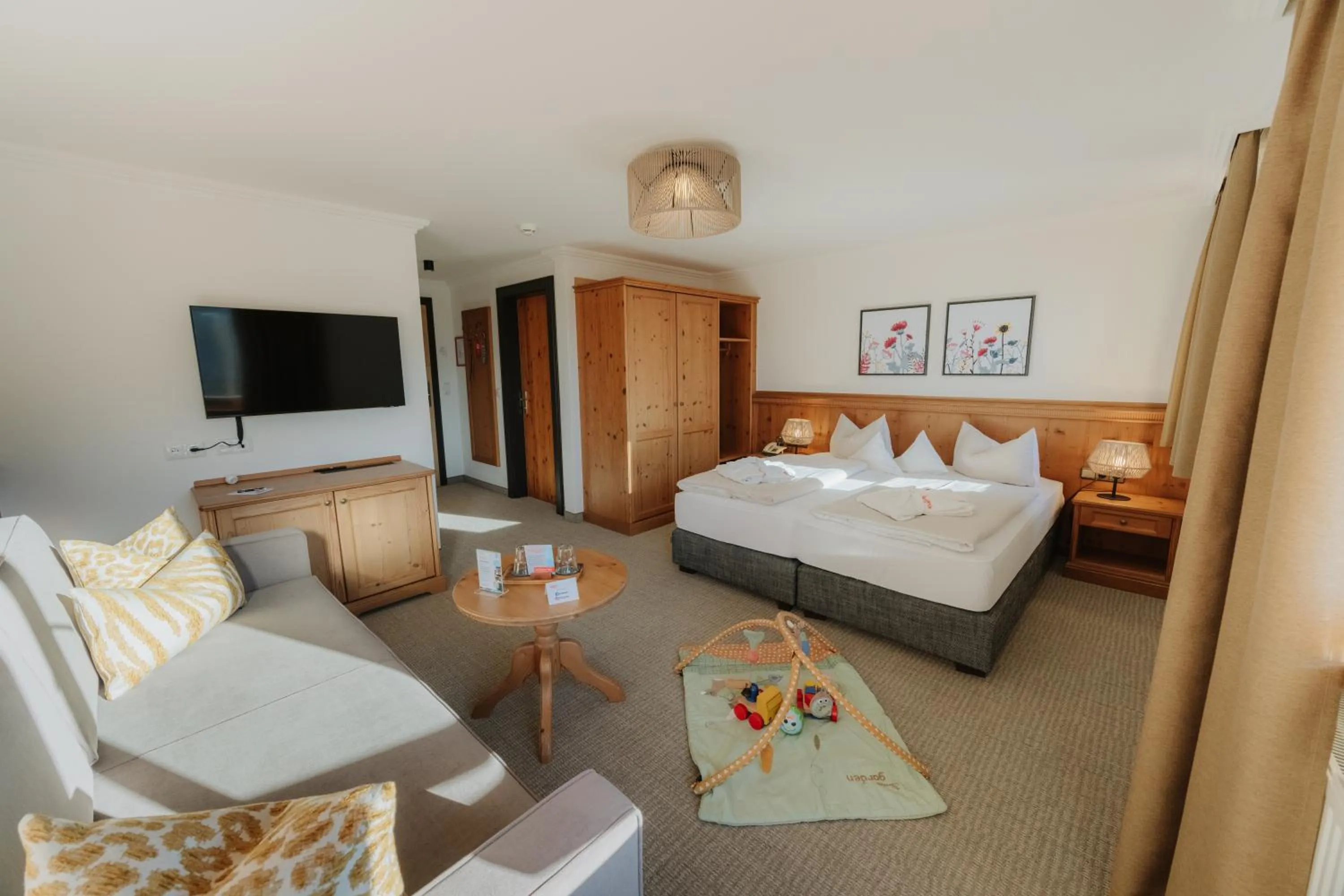 Photo of the whole room, Bed in Hotel Babymio