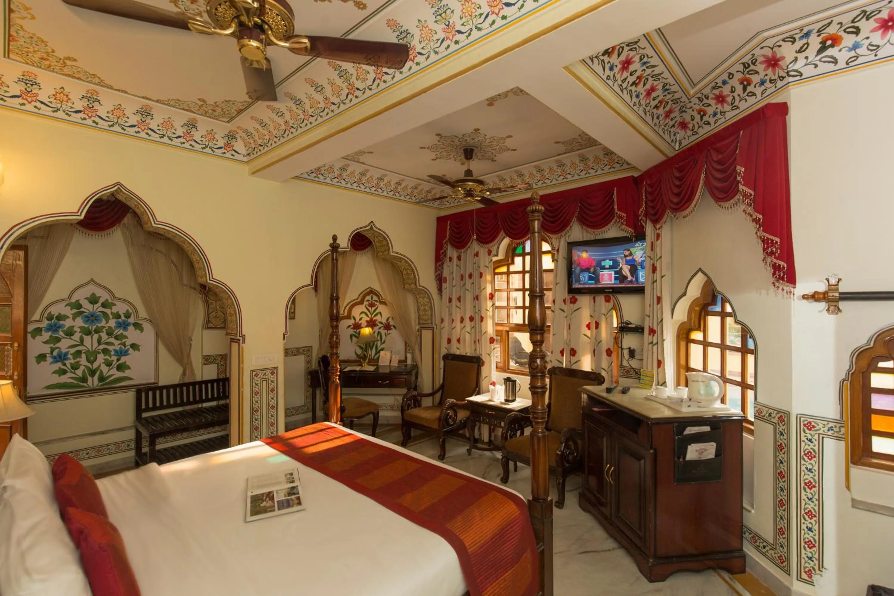 Bedroom, Bed in Umaid Bhawan - A Heritage Style Boutique Hotel