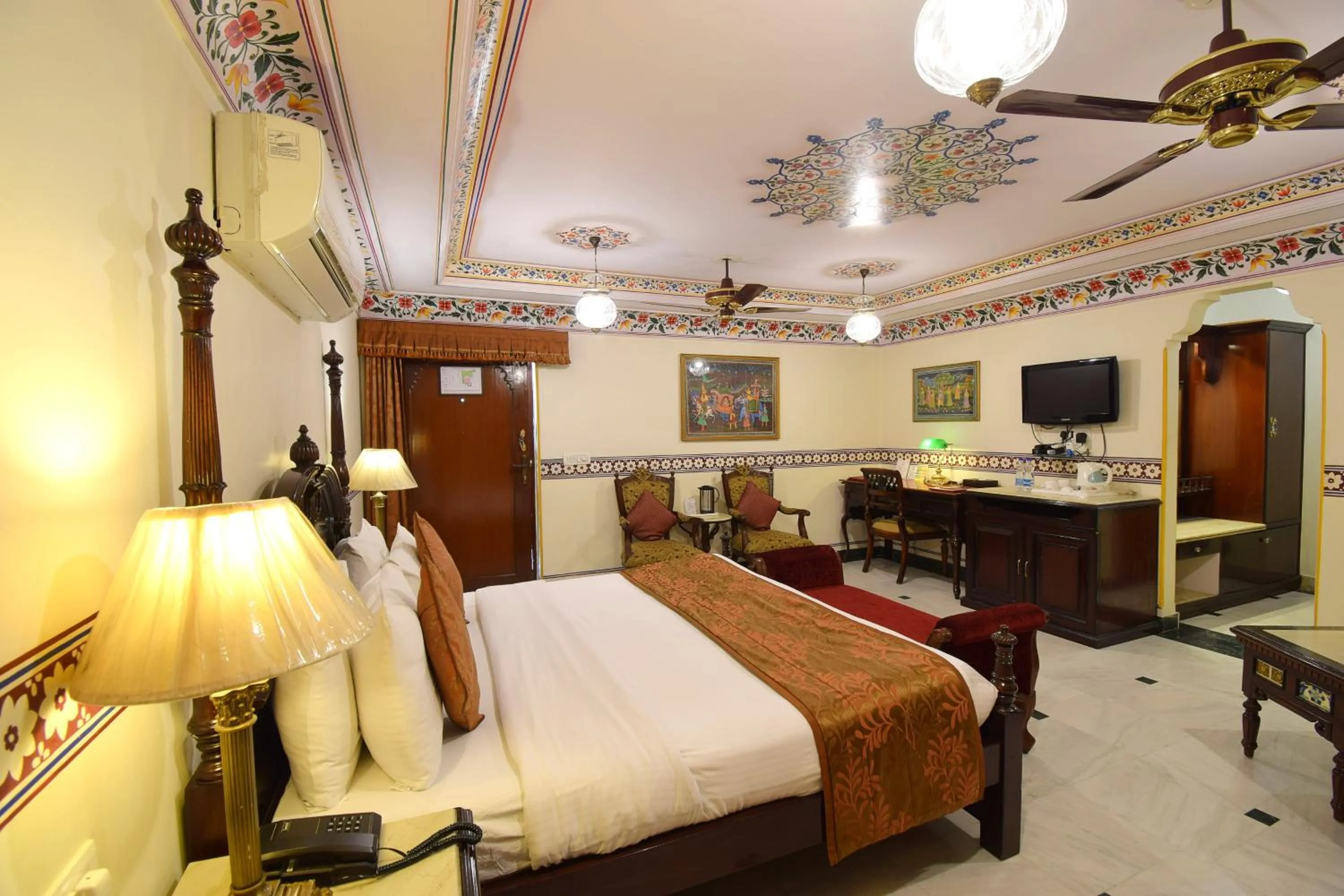 Photo of the whole room, Bed in Umaid Bhawan - A Heritage Style Boutique Hotel