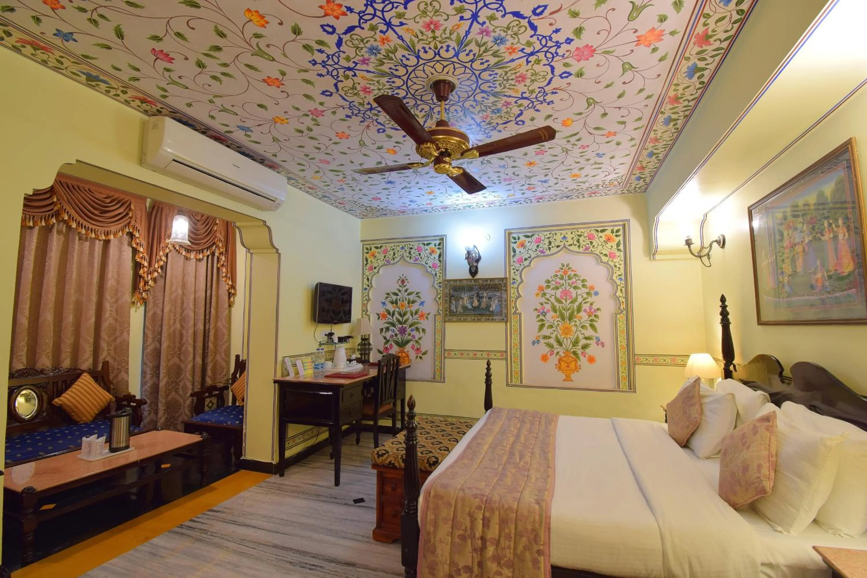 Photo of the whole room, Bed in Umaid Bhawan - A Heritage Style Boutique Hotel