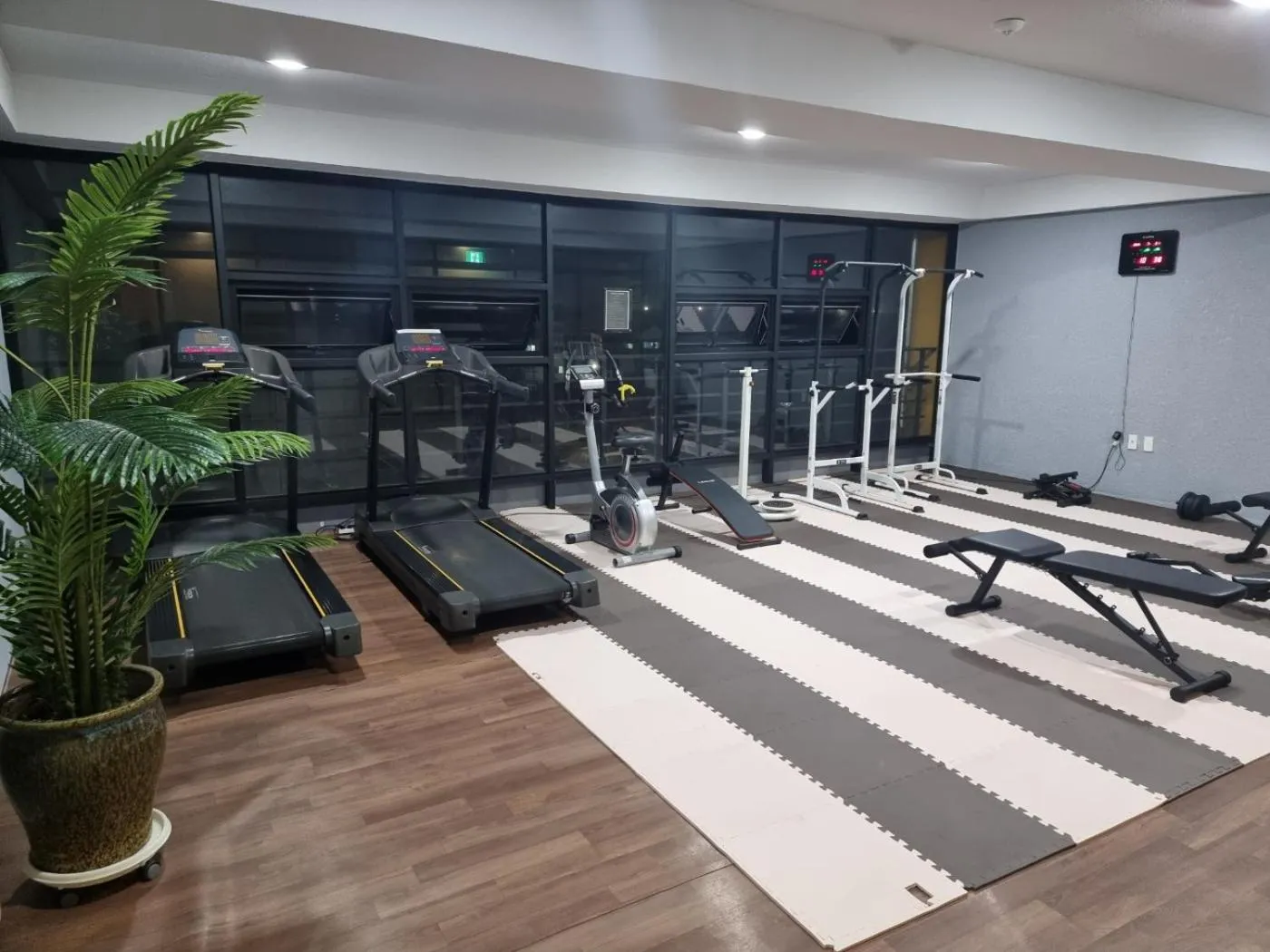Fitness centre/facilities in Jeju In Hotel