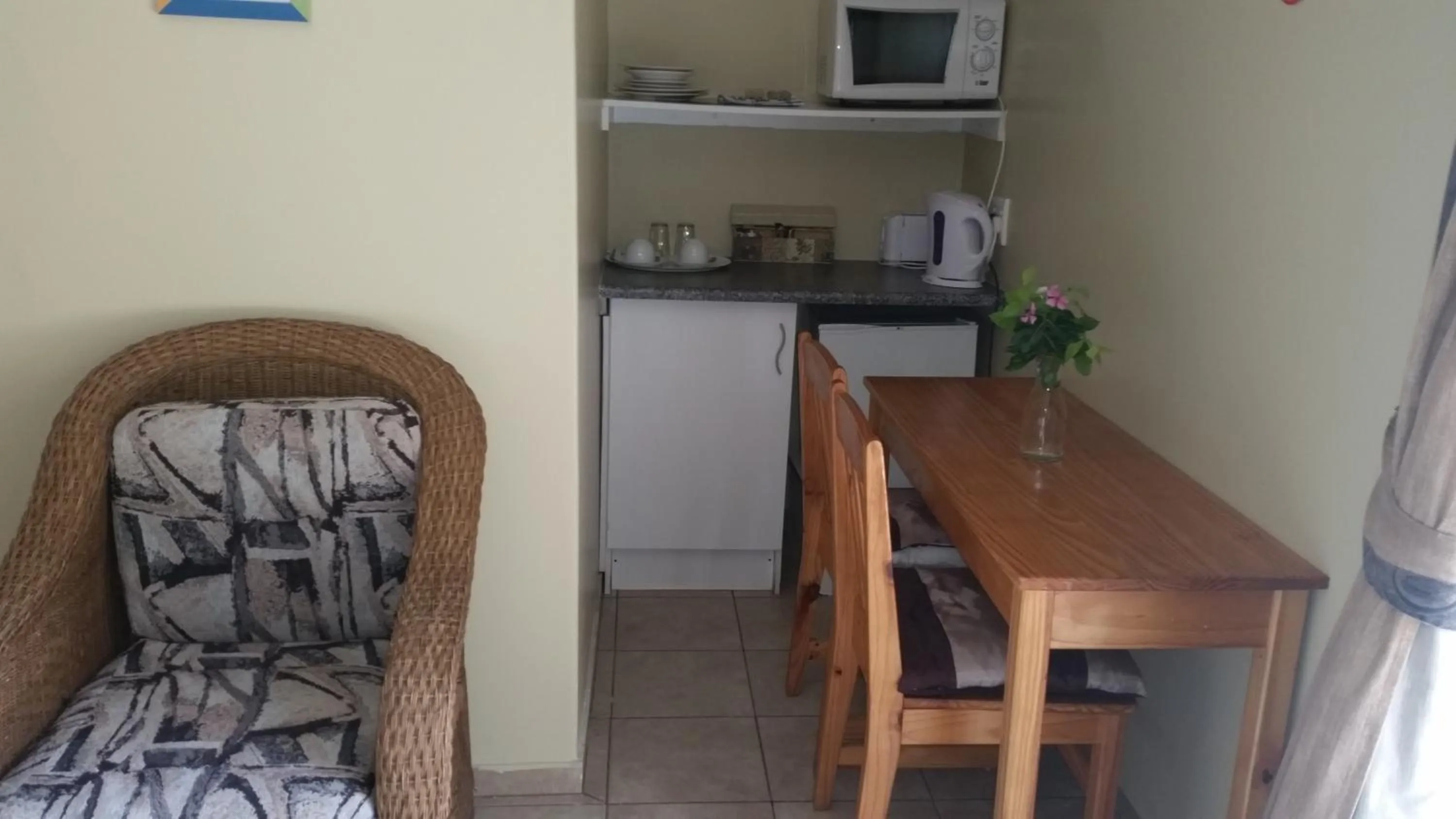 Dining area in Louhallas Accommodation