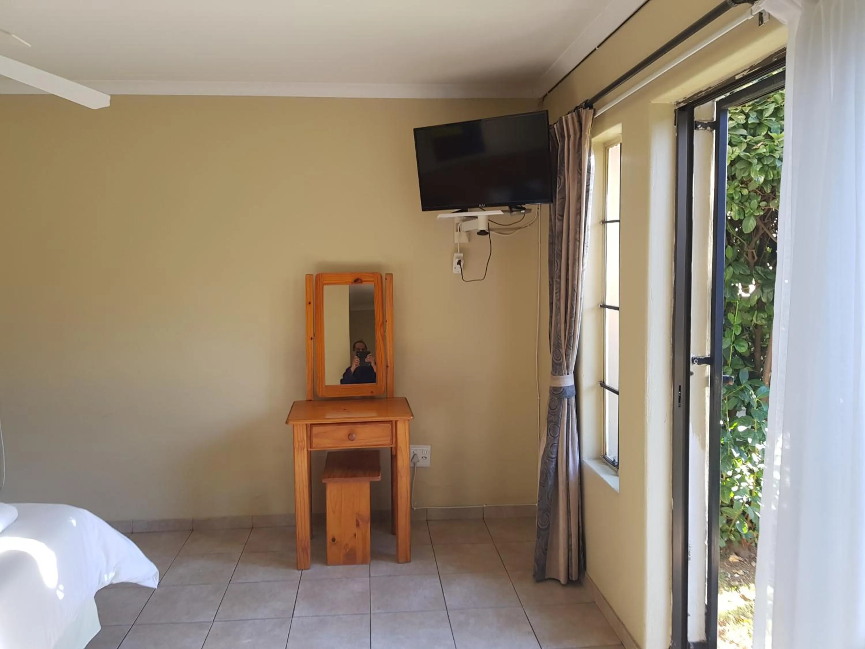 Property building, Bed in Louhallas Accommodation