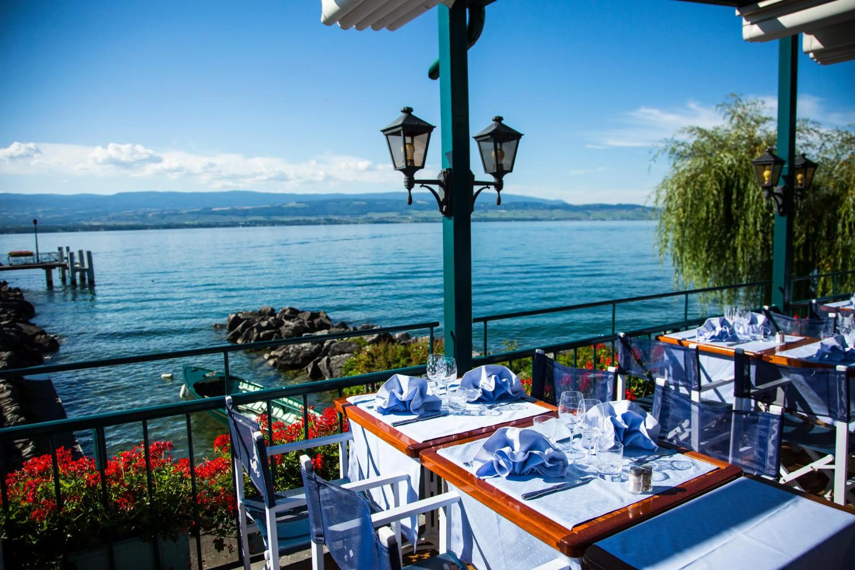 Patio in Hôtel Restaurant Du Port