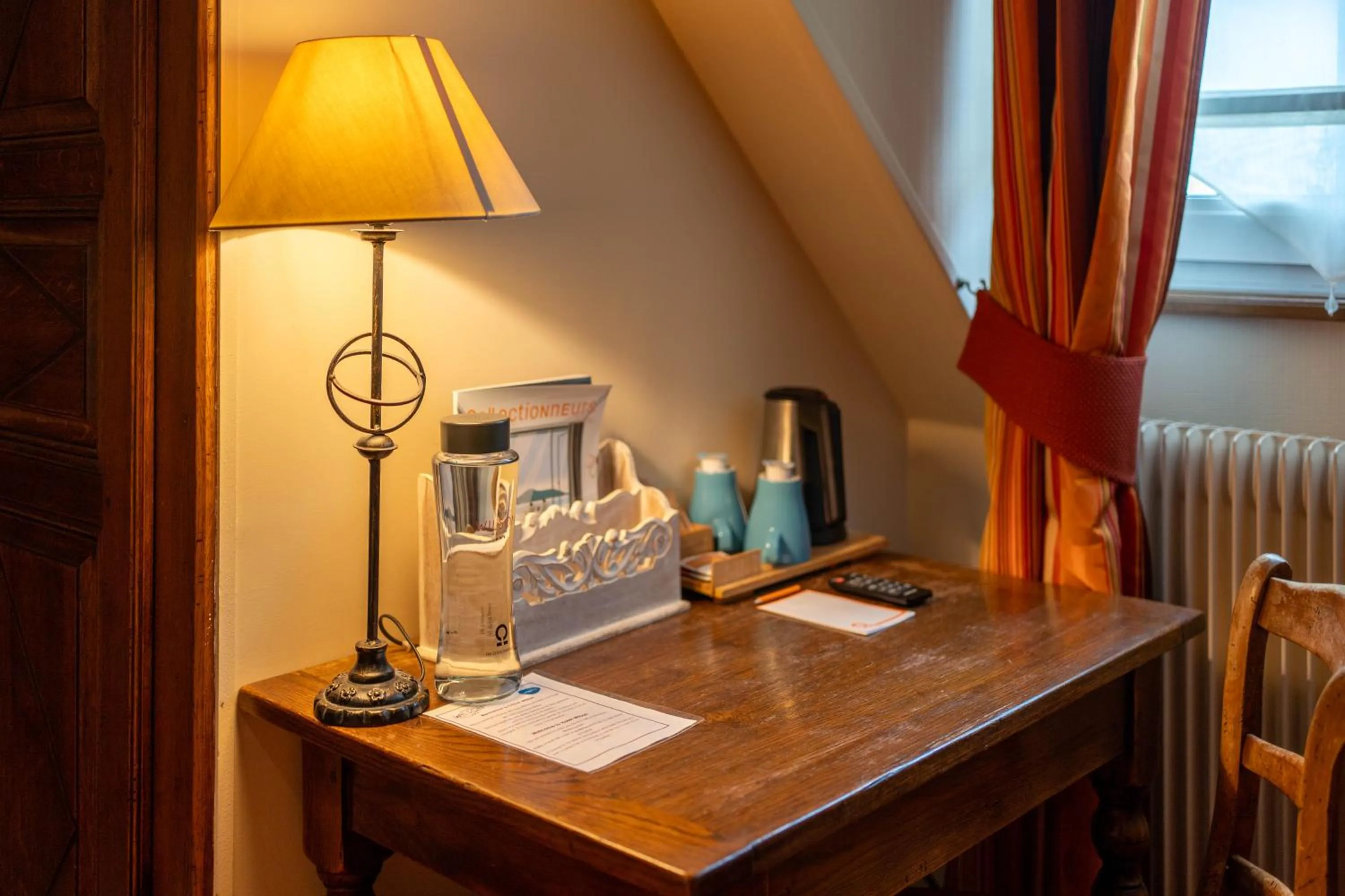 Coffee/tea facilities in Hôtel Wilson - Teritoria