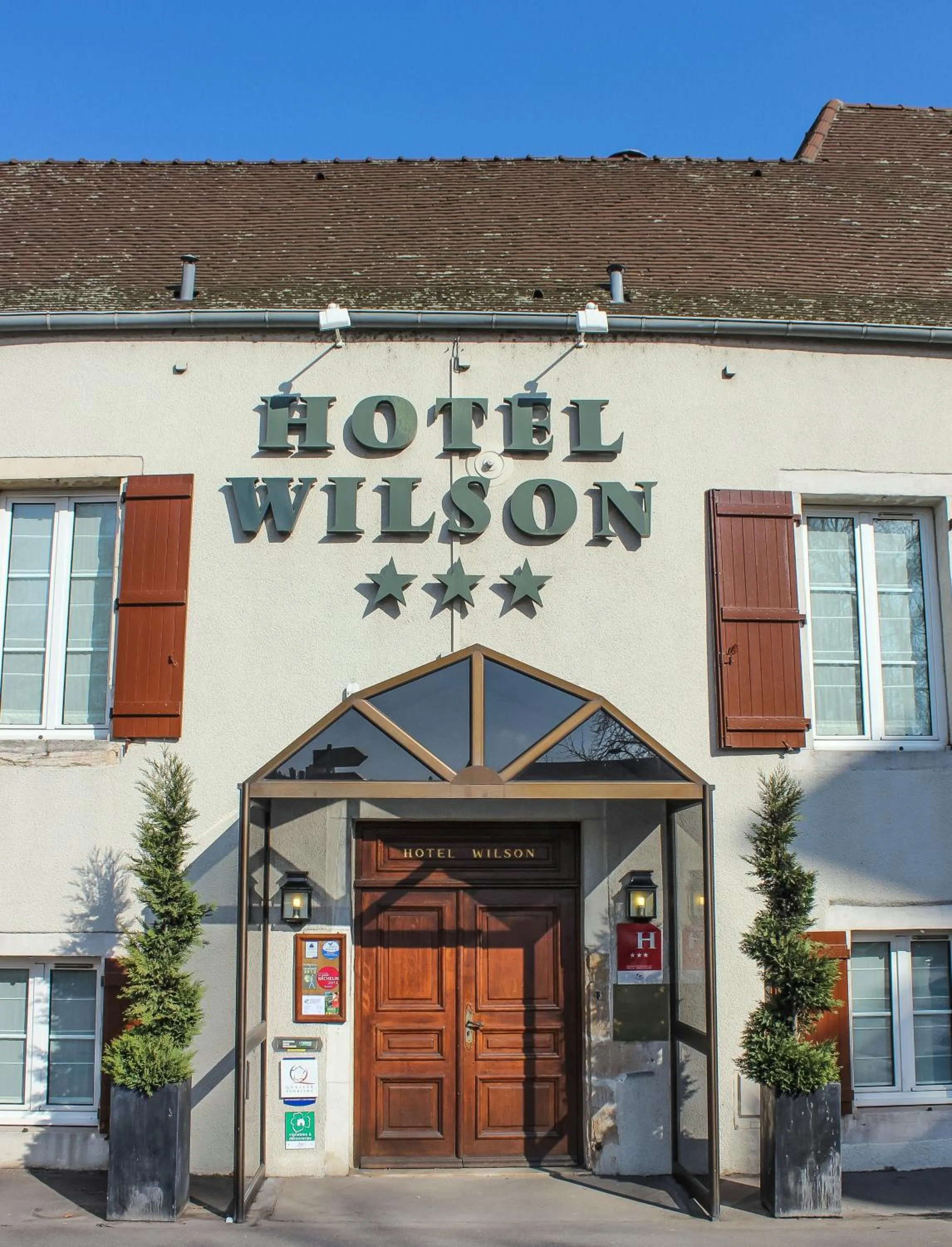 Facade/entrance in Hôtel Wilson - Teritoria