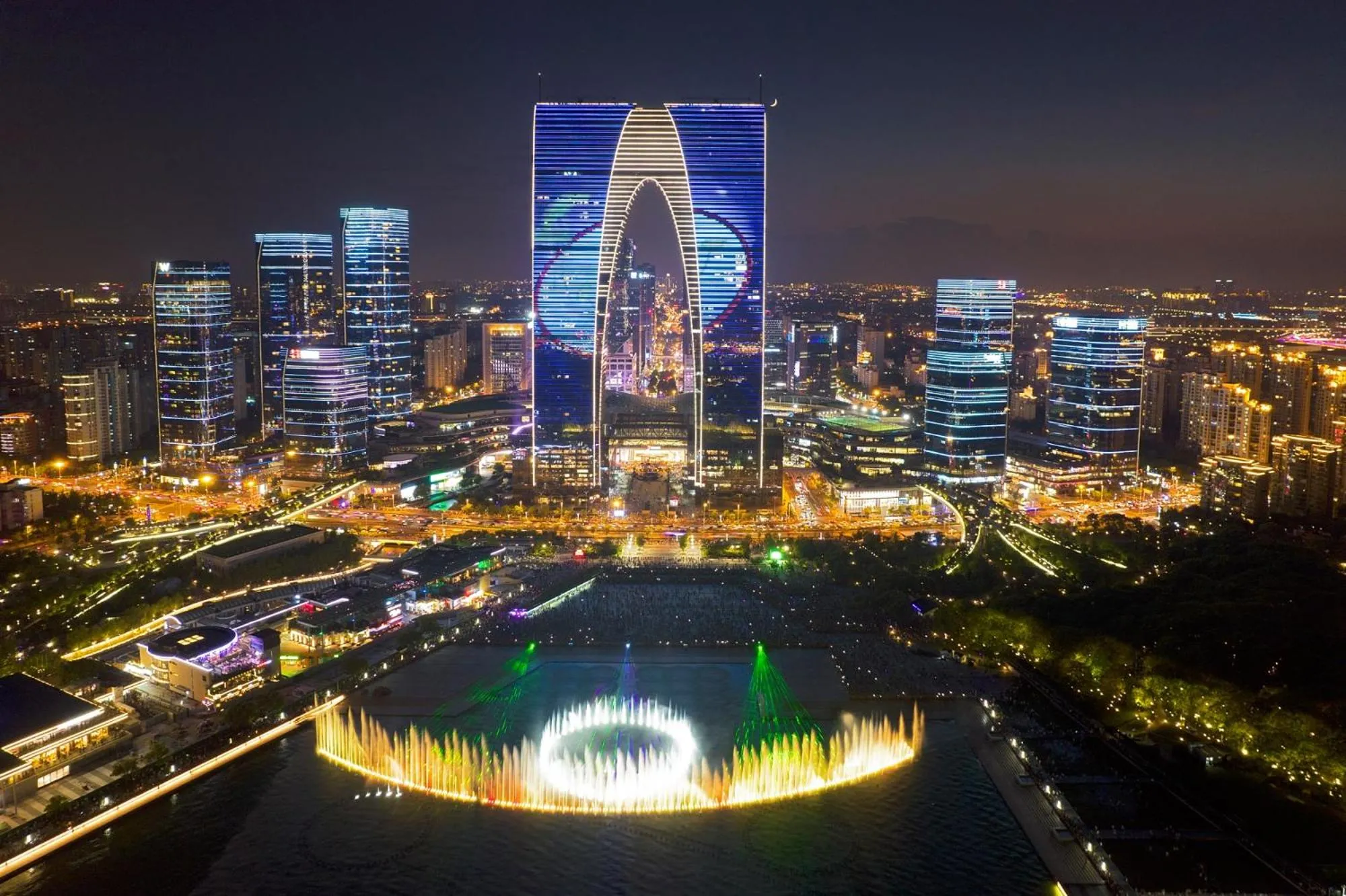 Property building in W Suzhou - Jinji Lake