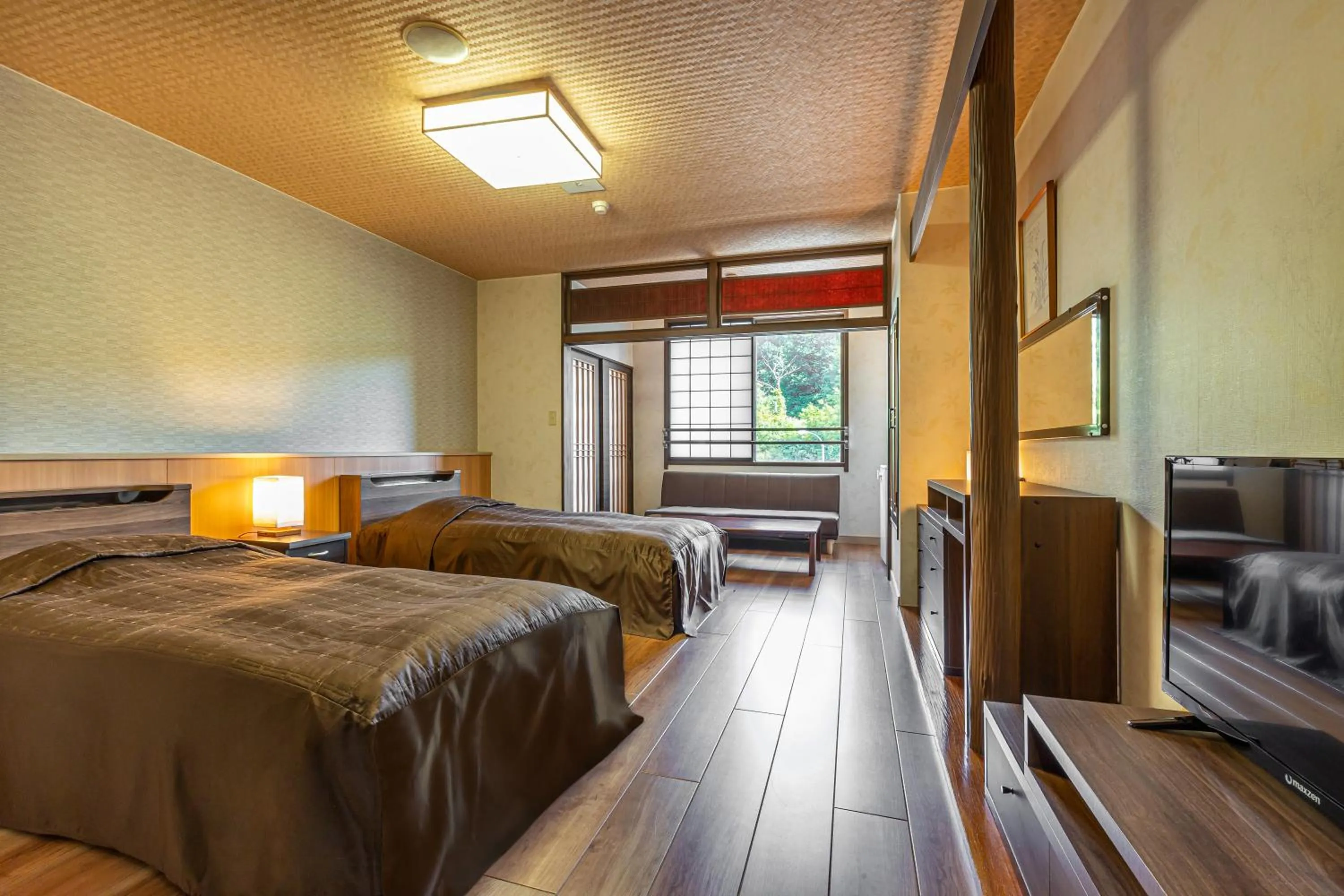 Photo of the whole room, Bed in Plaza Hotel Sanrokuso