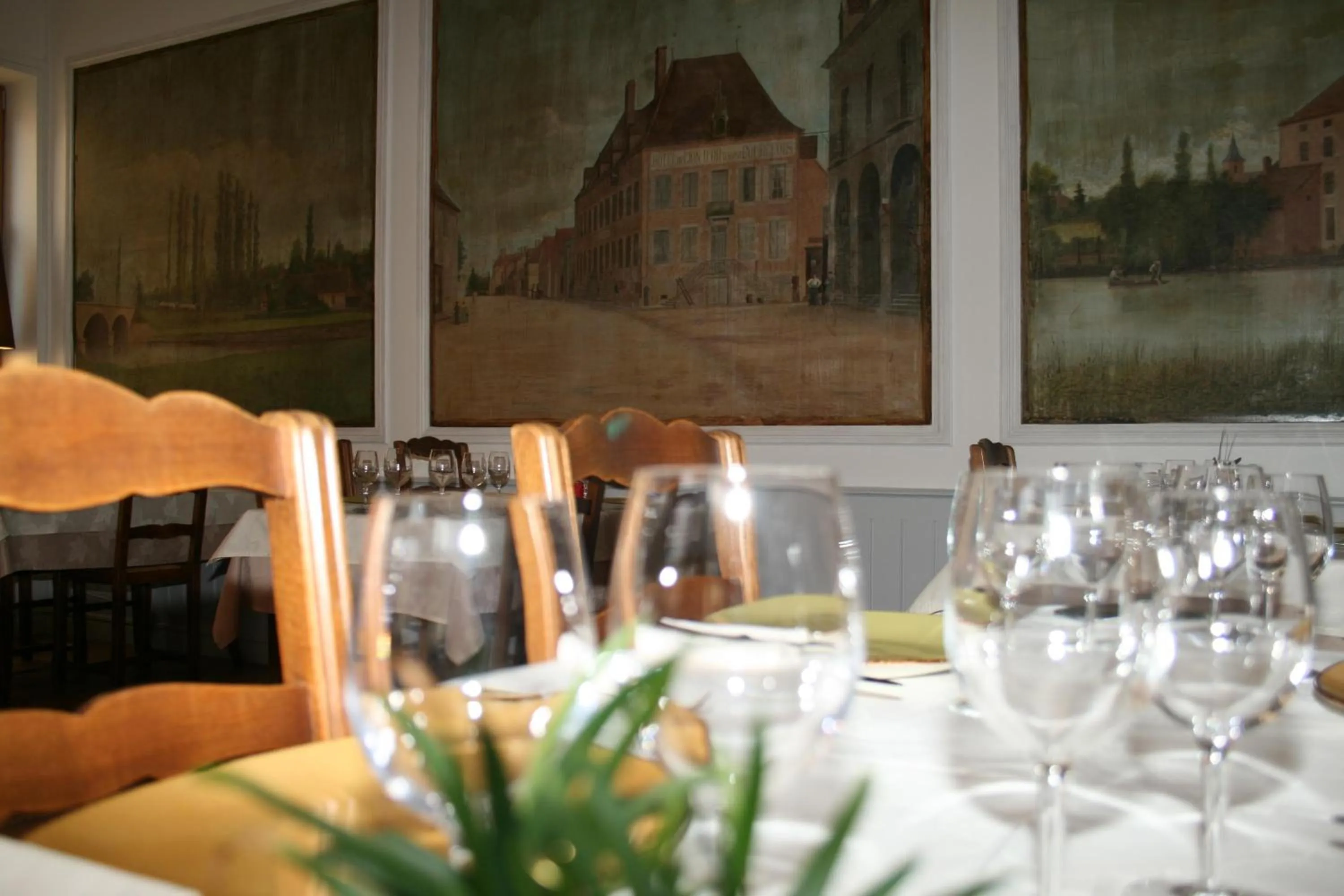 Restaurant/places to eat in Logis Hostellerie Bressane
