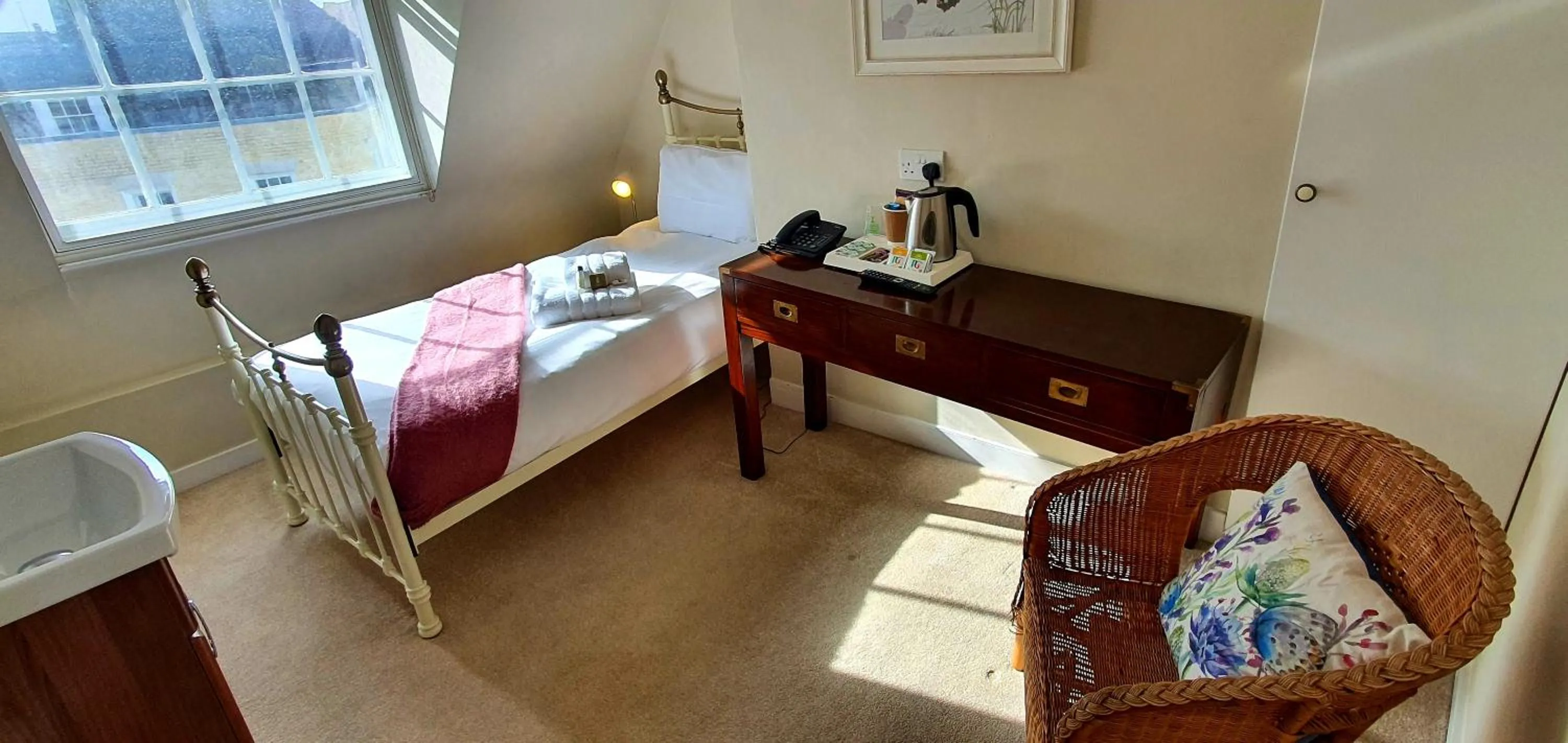 Bedroom, Bed in Cathedral Gate