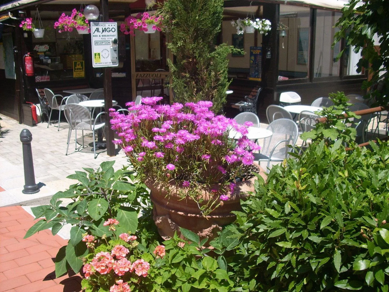 Patio in Residence Al Lago