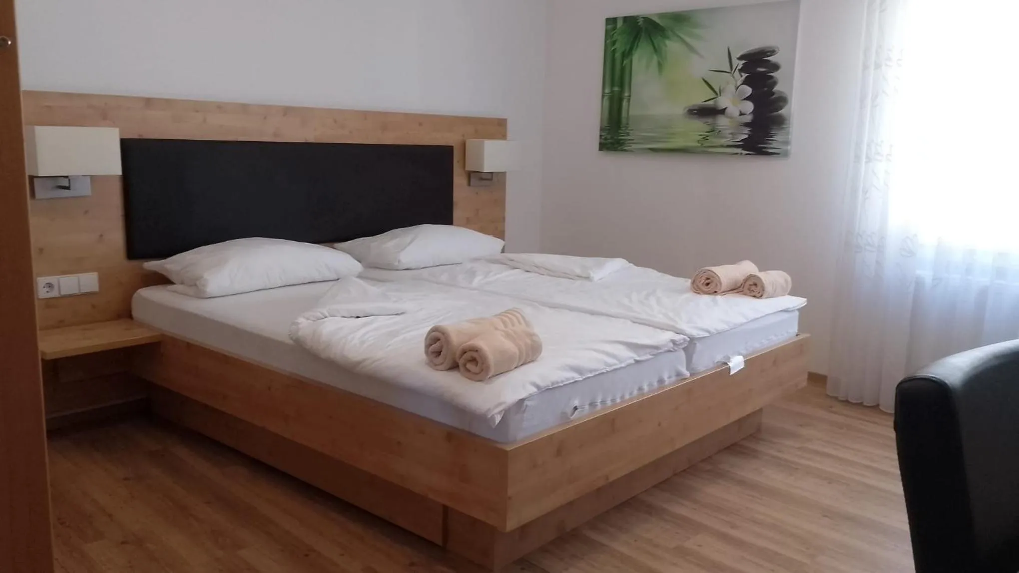 Bed in Hotel Zum Rebstock