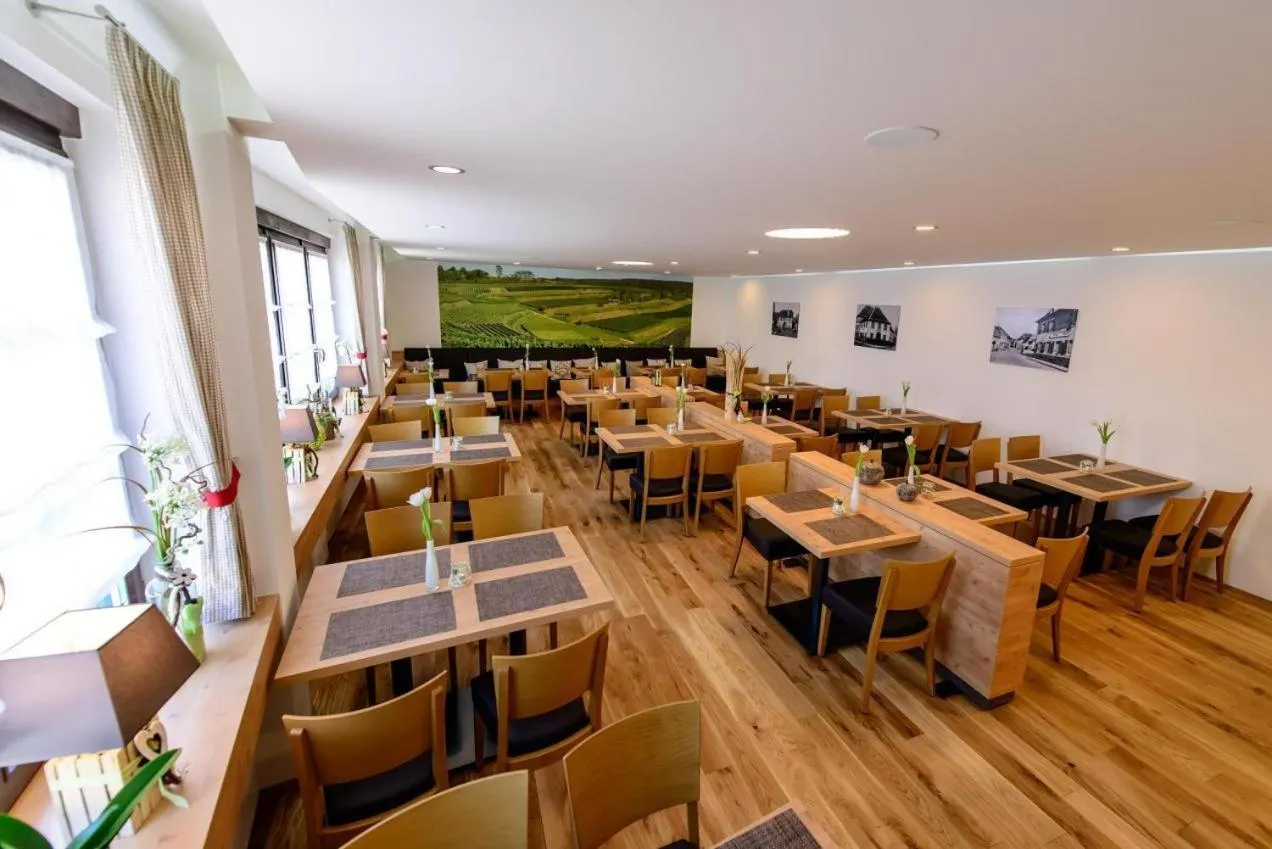 Restaurant/places to eat in Hotel Zum Rebstock