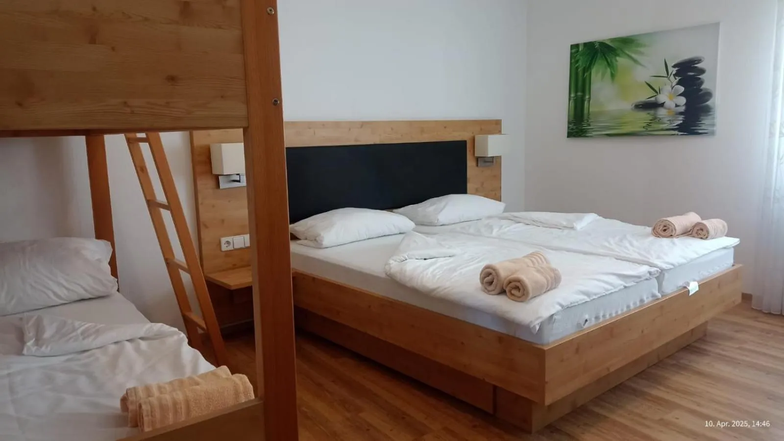 Bed in Hotel Zum Rebstock