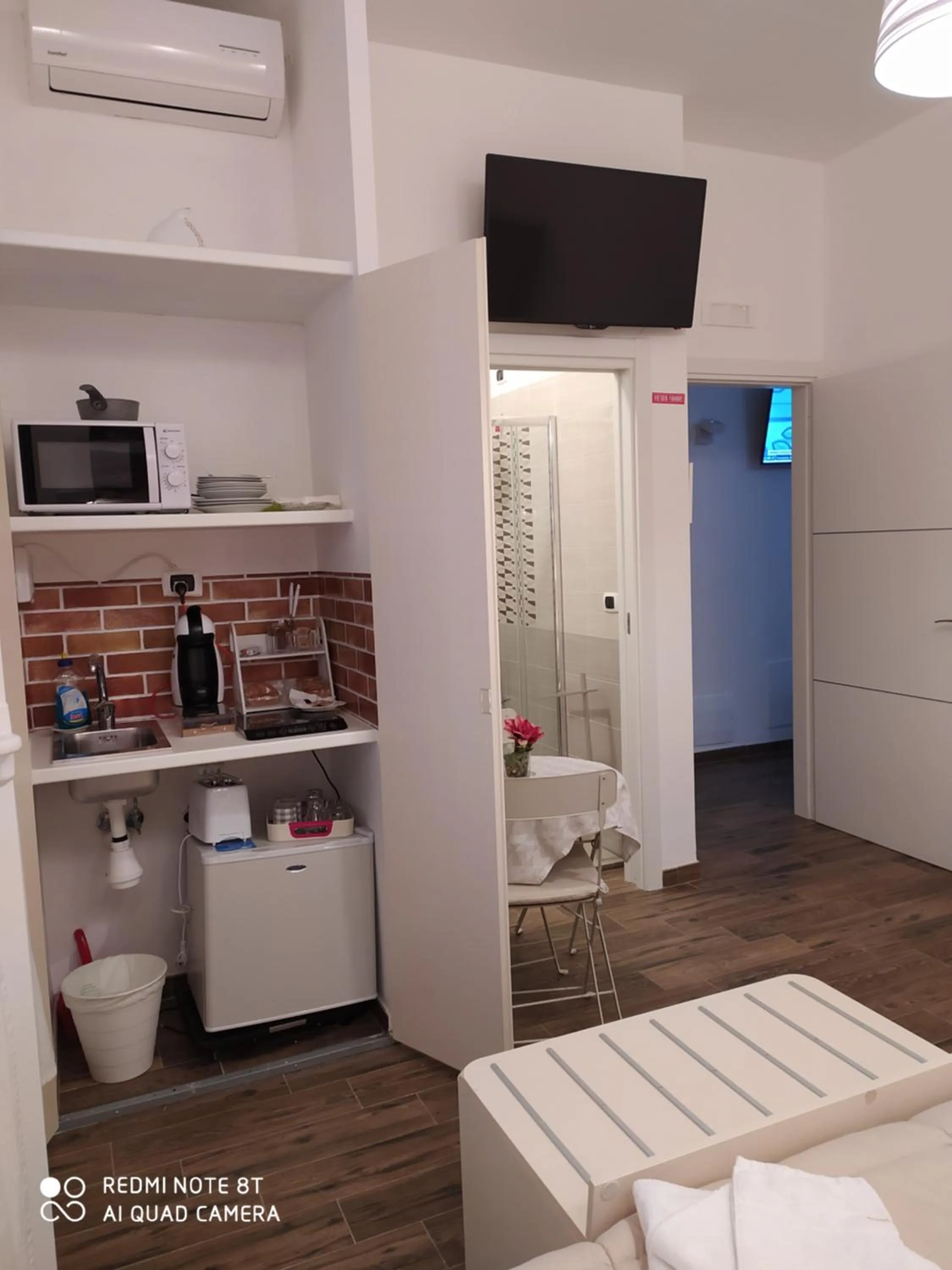 Coffee/tea facilities, Bed in DomuS al Corso B&B