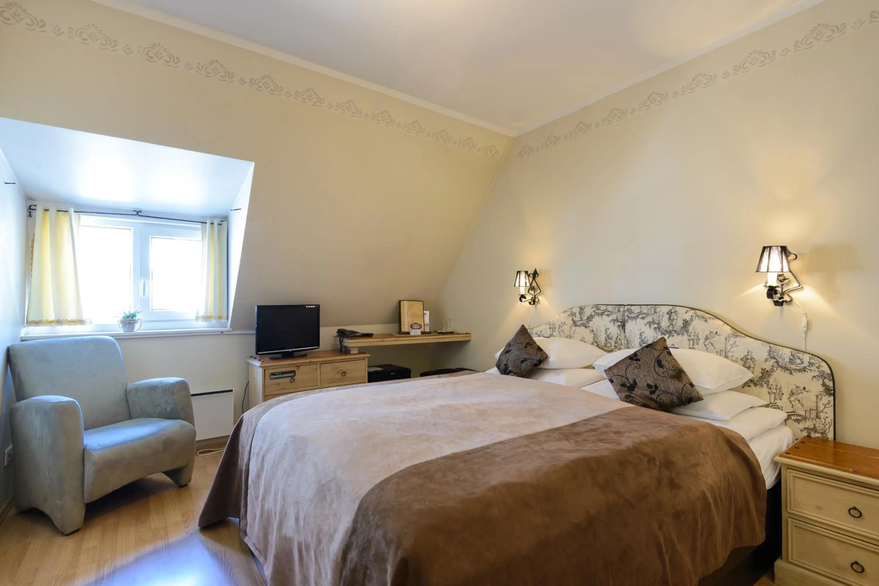 Photo of the whole room, Bed in Hansalinn