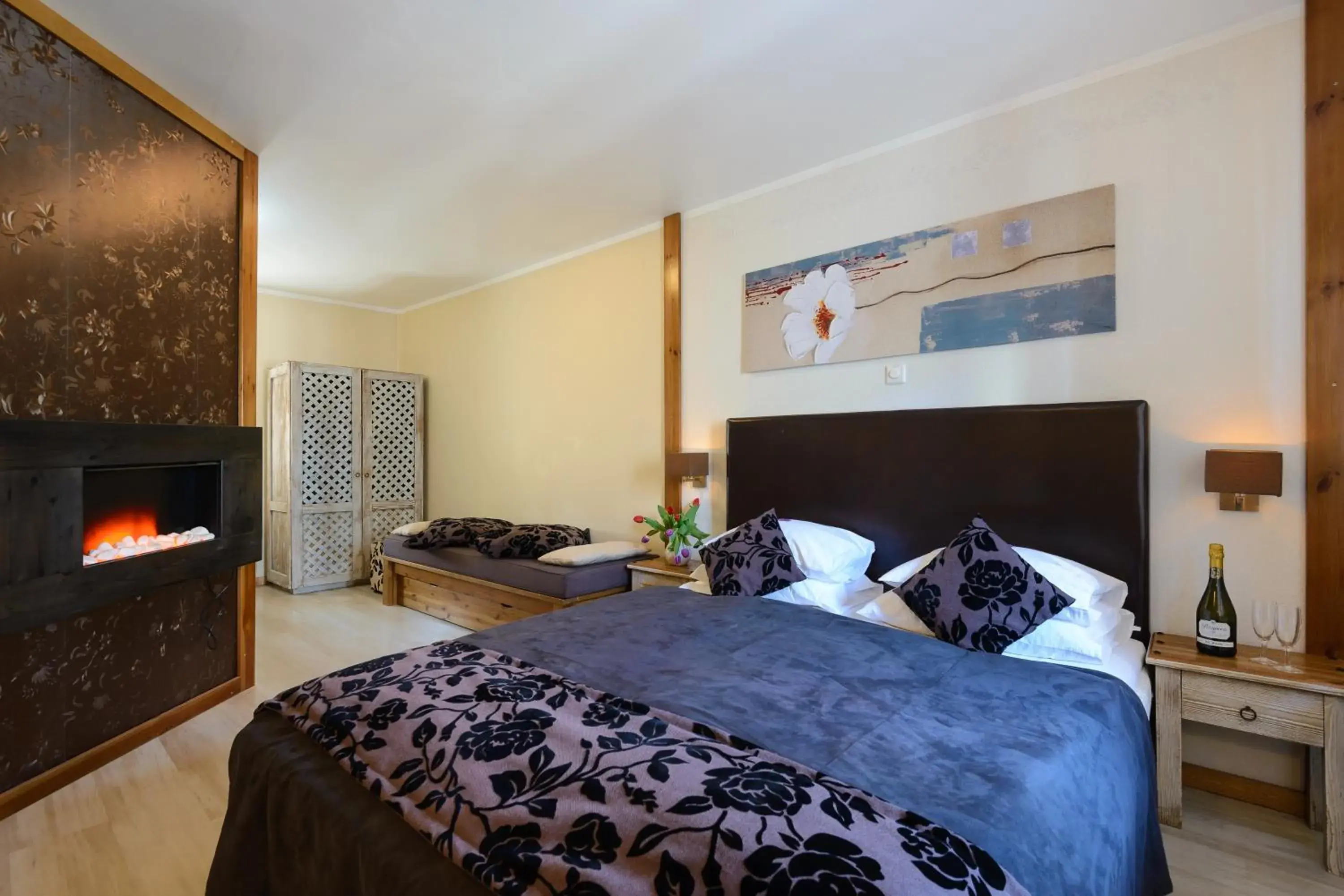 Deluxe Double Room with Fireplace in Hansalinn Deluxe Double Room with Fireplace in Hansalinn