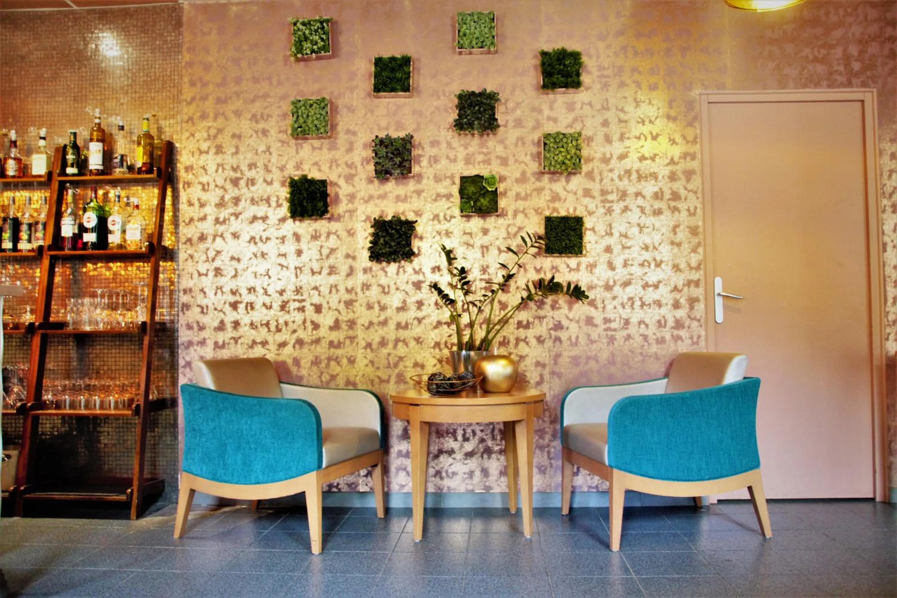 Lobby or reception in The Originals City, Archotel, Sens