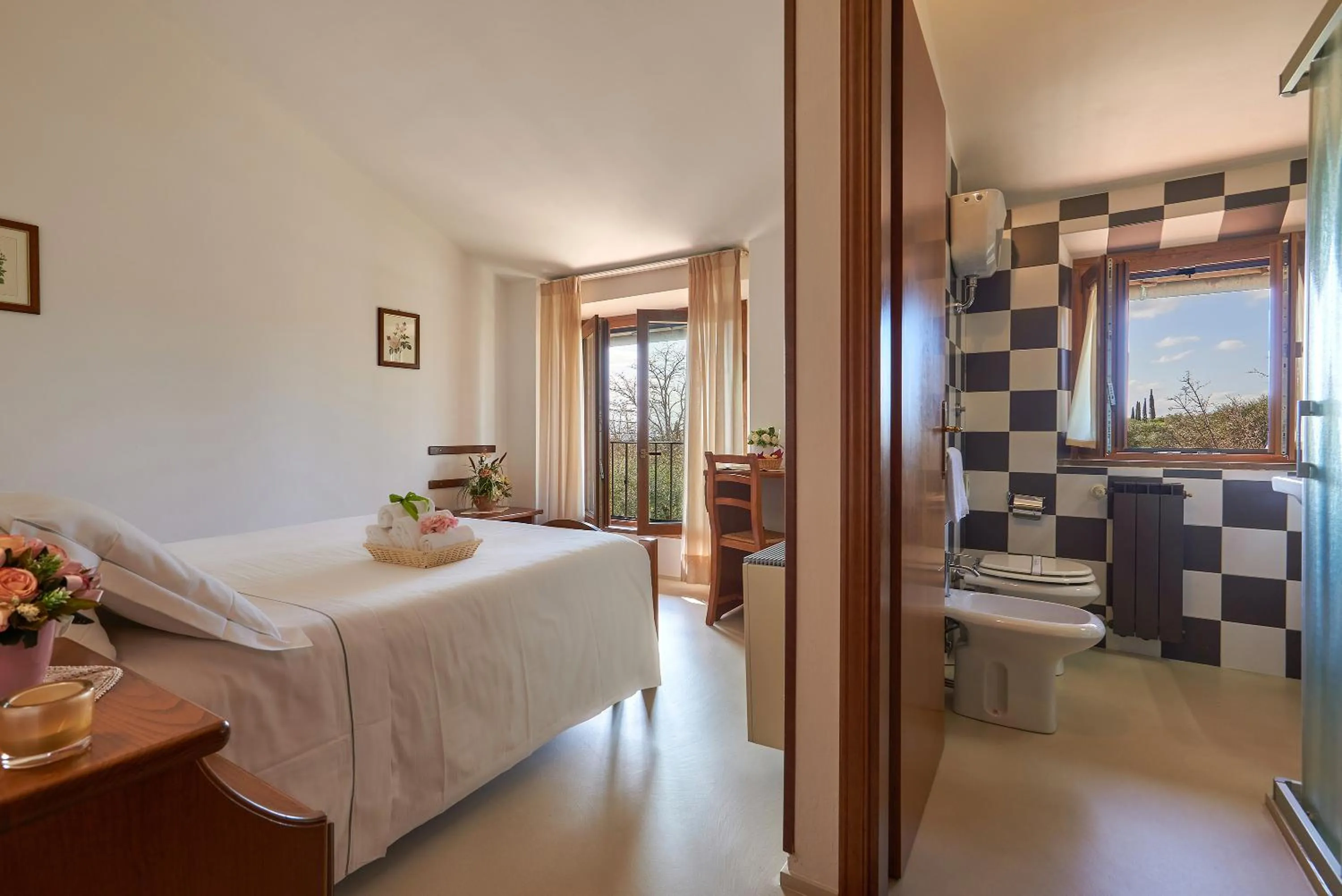 Photo of the whole room, Bed in Casanova - Wellness Center La Grotta Etrusca