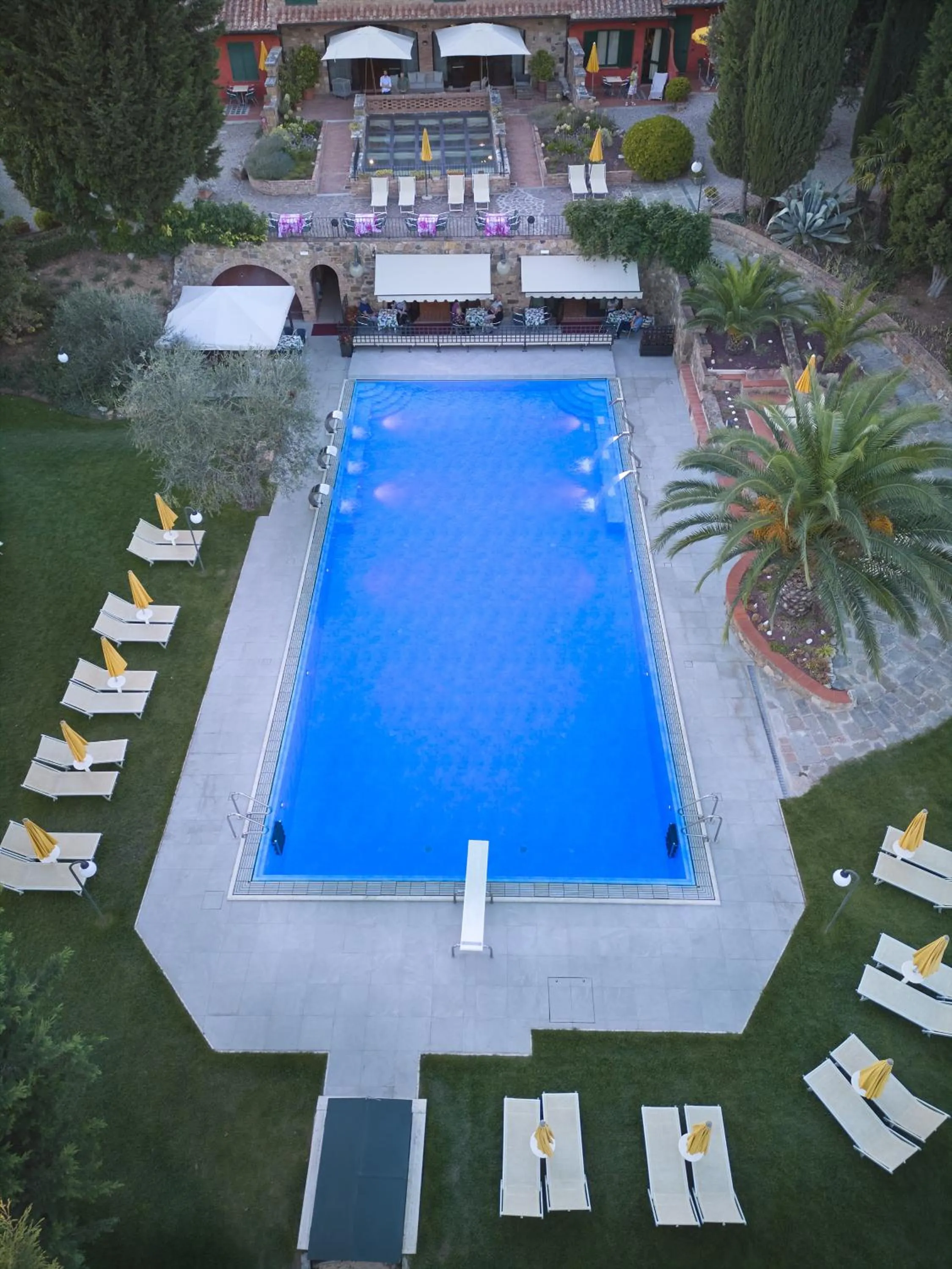 Swimming pool in Casanova - Wellness Center La Grotta Etrusca