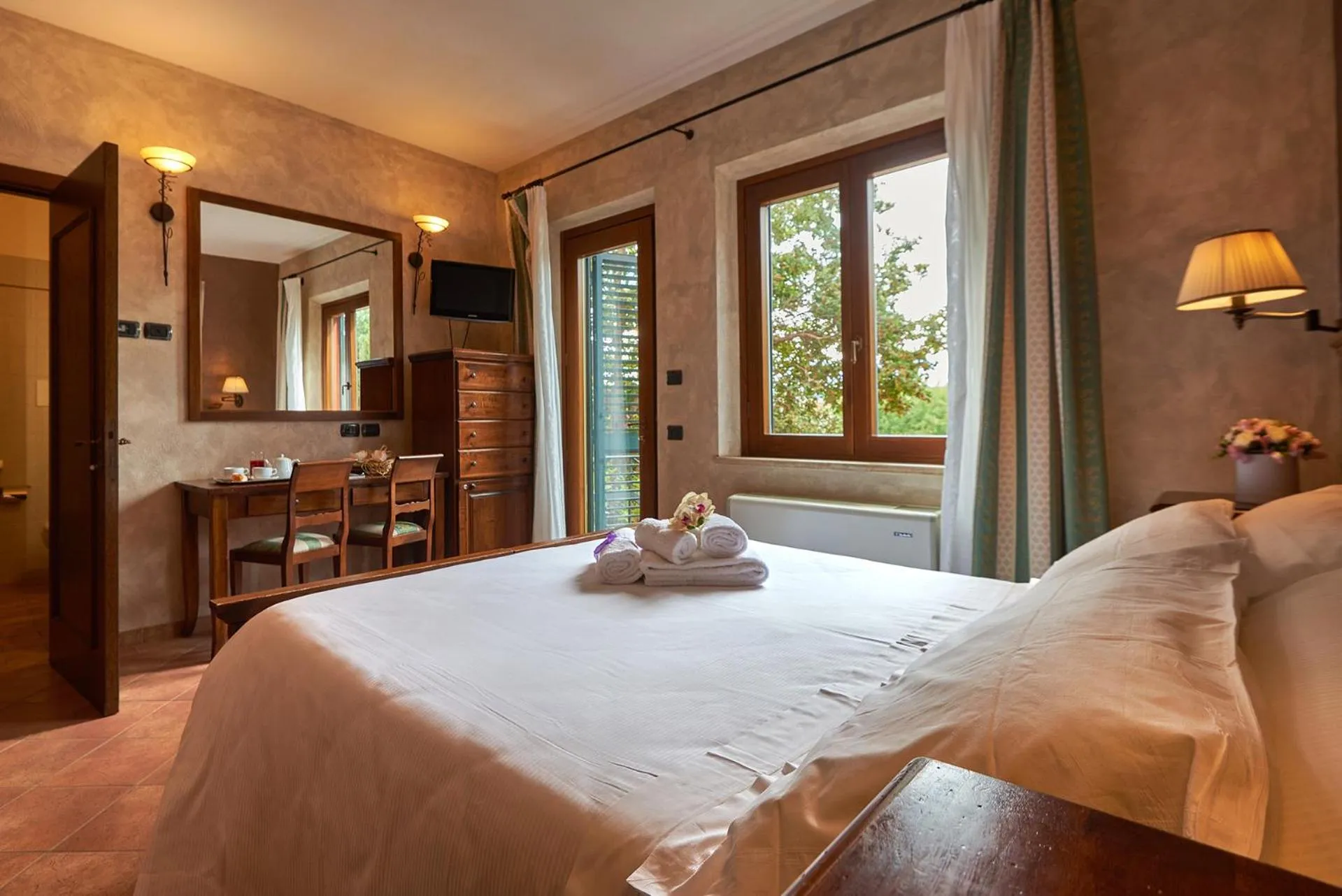 Photo of the whole room, Bed in Casanova - Wellness Center La Grotta Etrusca