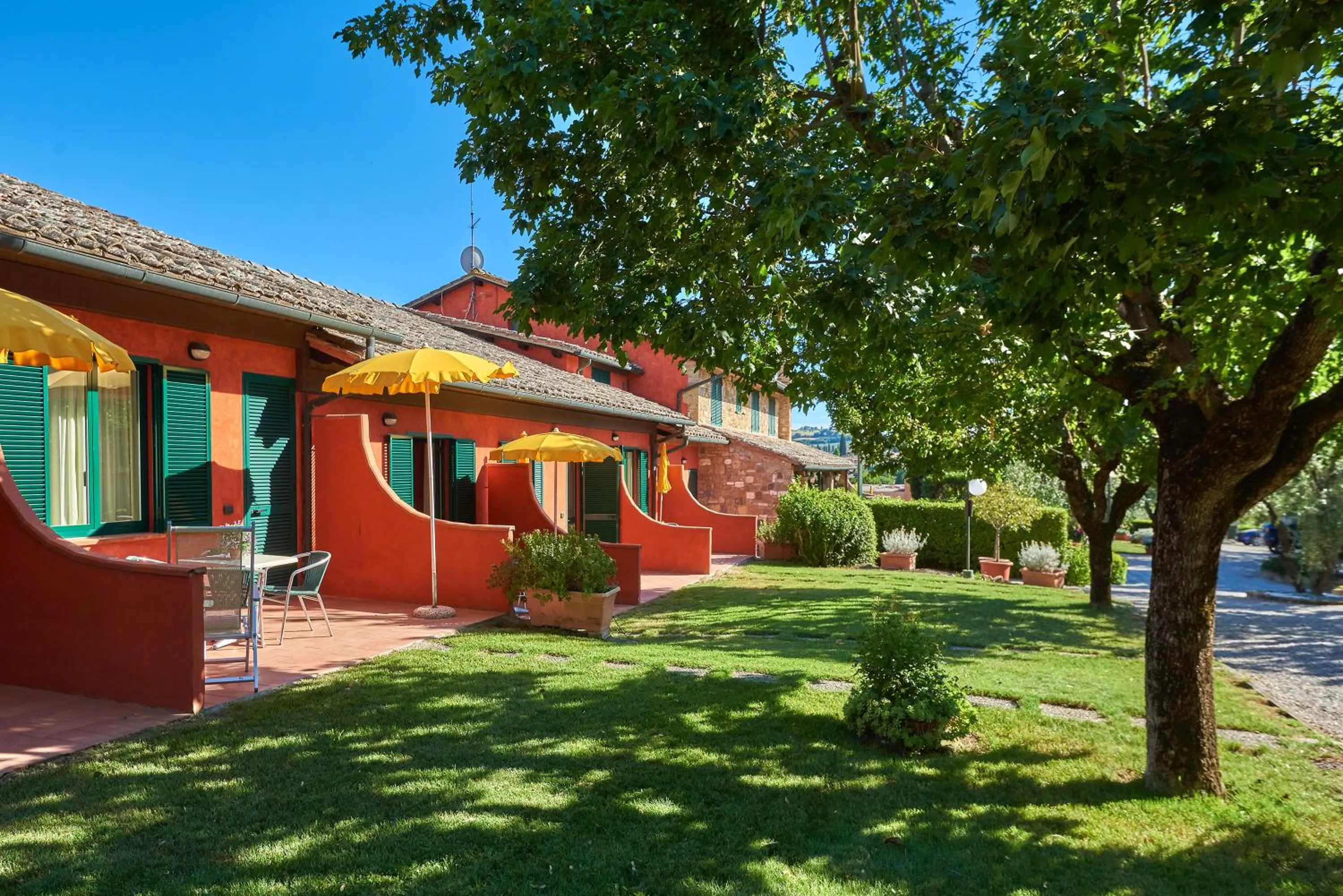 Garden in Casanova - Wellness Center La Grotta Etrusca