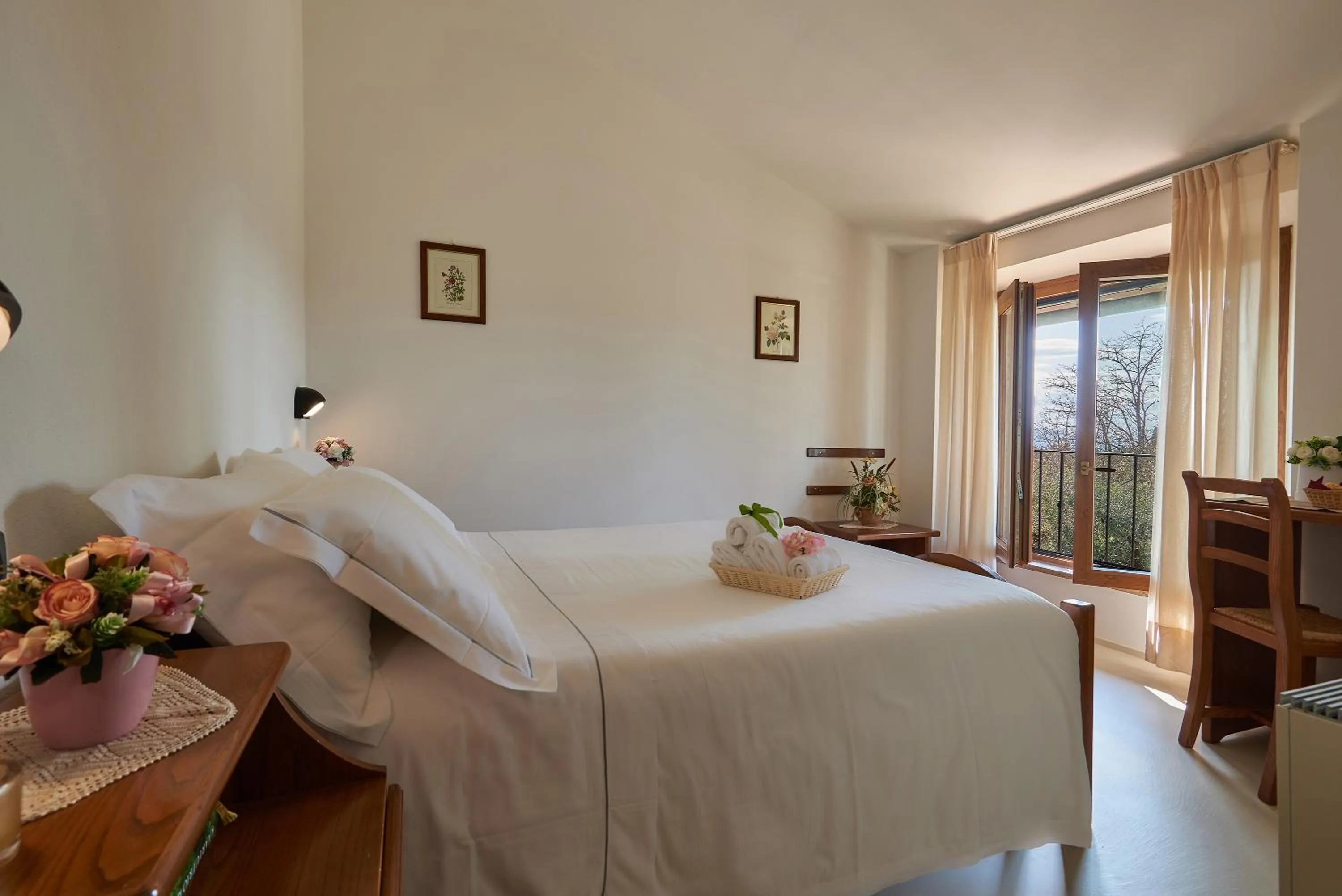 Photo of the whole room, Bed in Casanova - Wellness Center La Grotta Etrusca