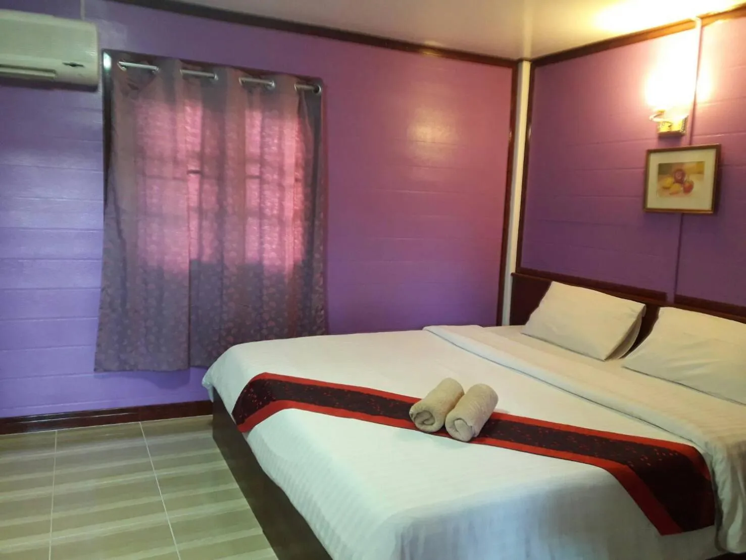 Bed in Haad Somboon House