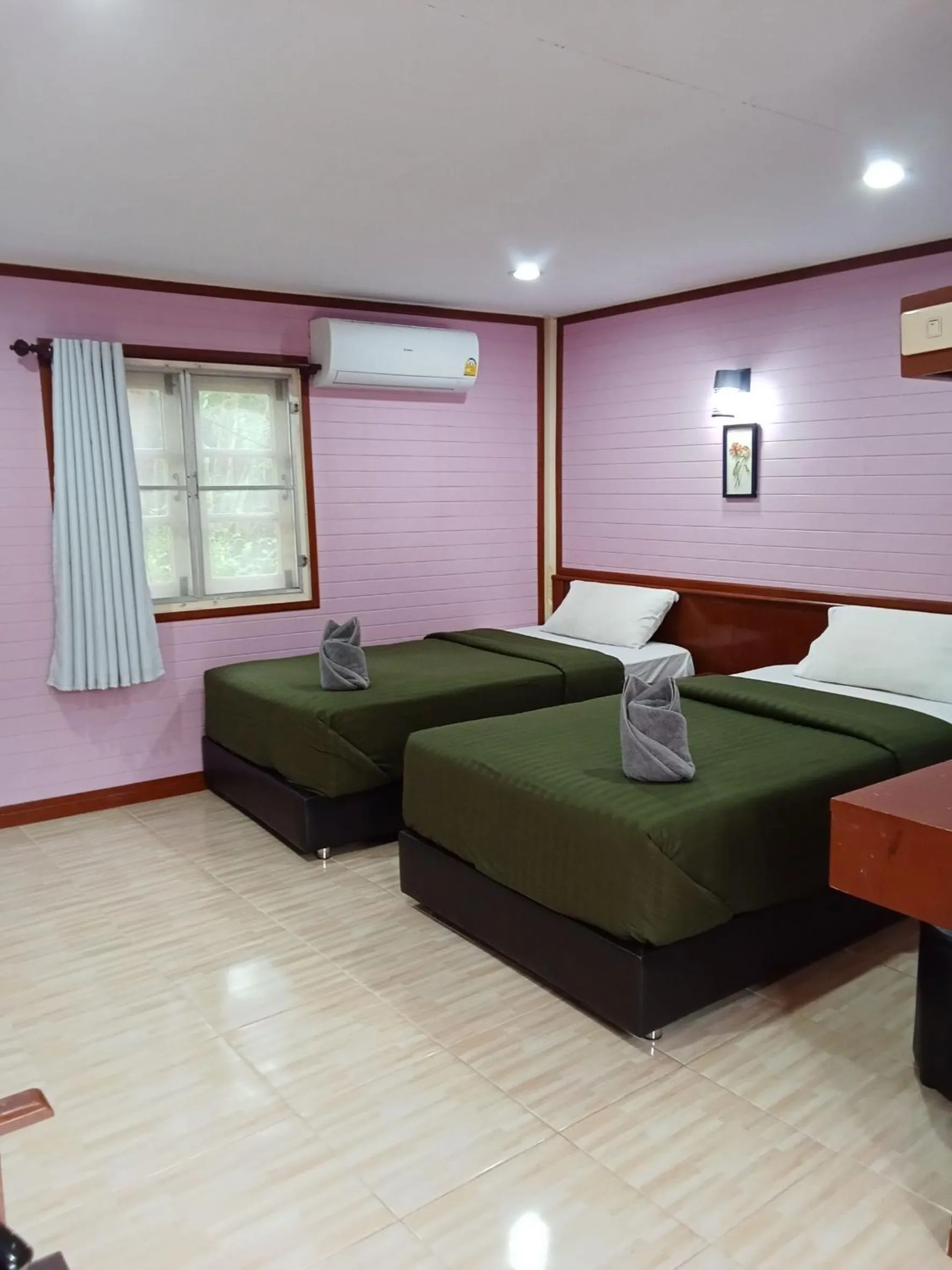 Bed in Haad Somboon House