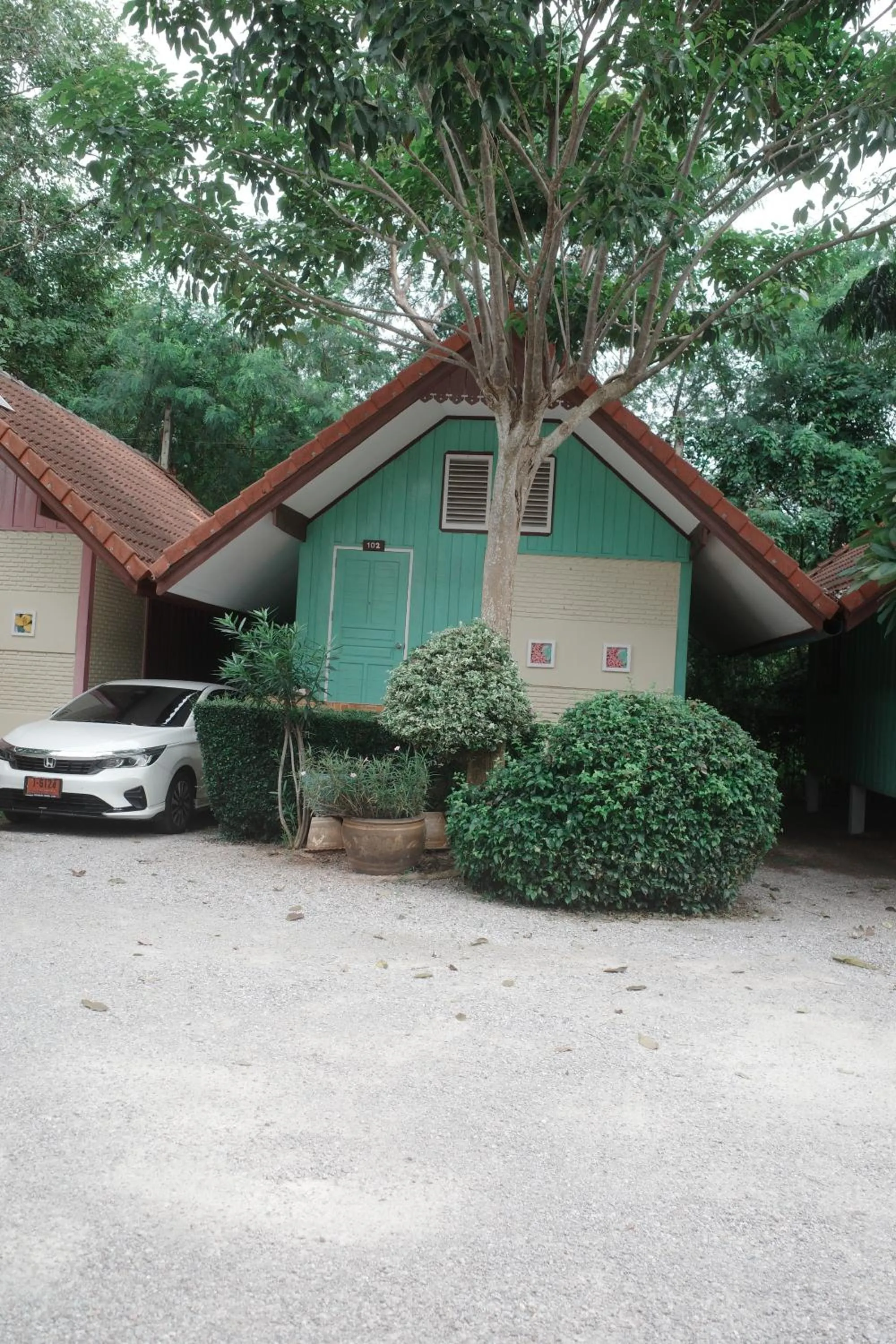 Haad Somboon House