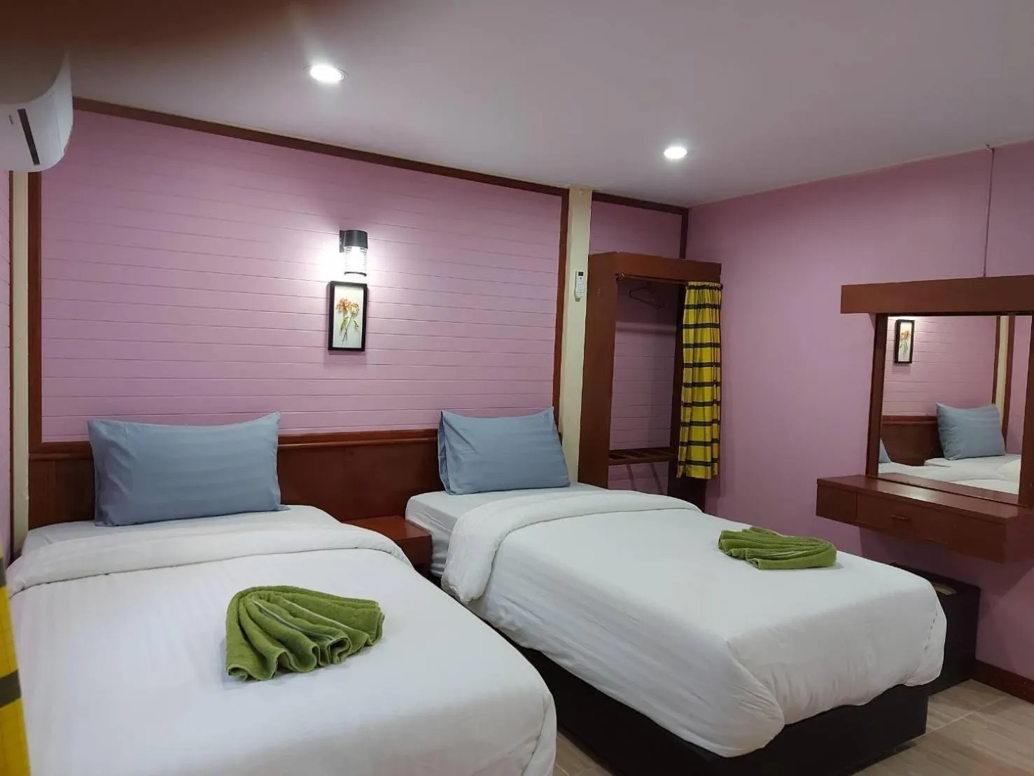 Bed in Haad Somboon House