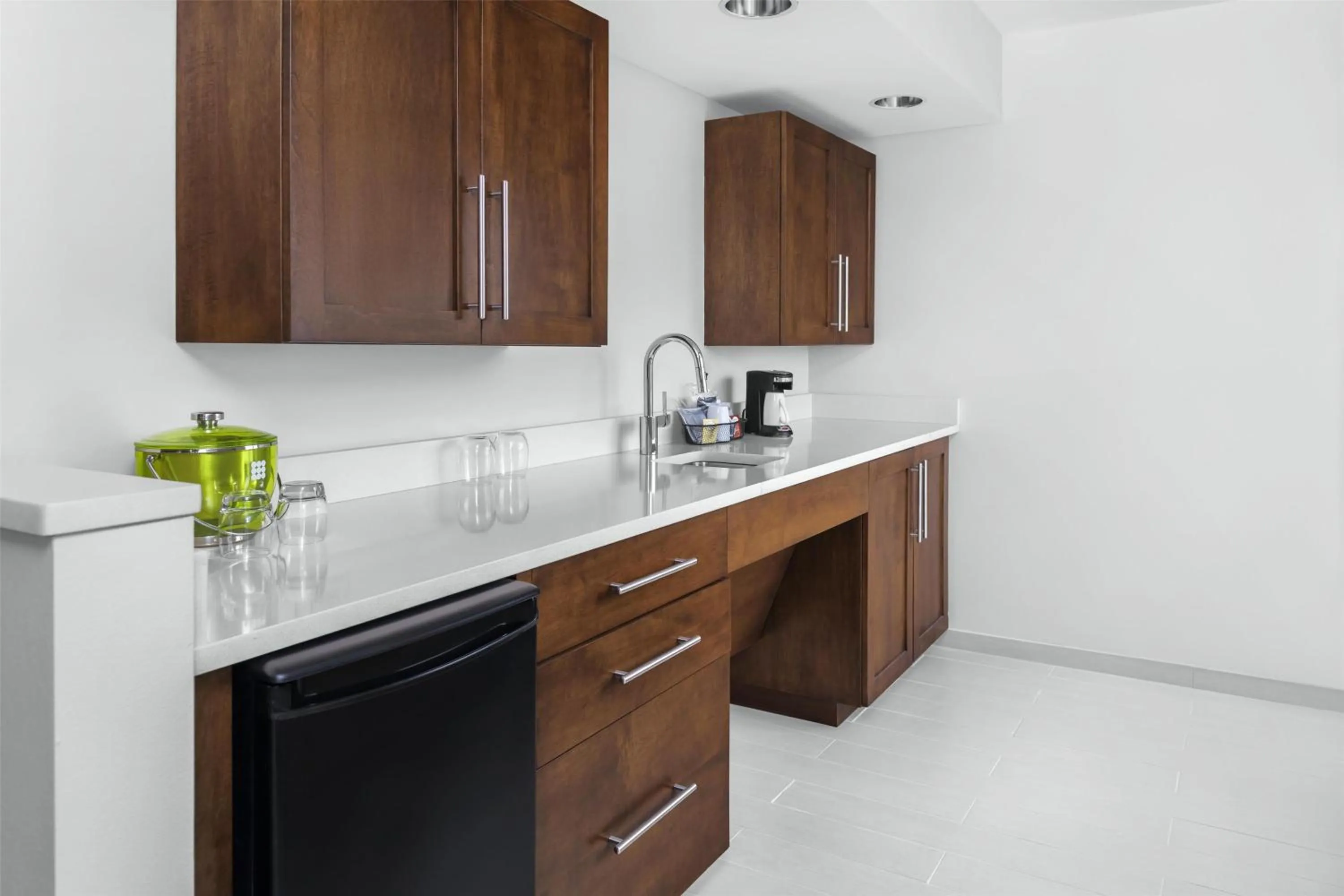 Photo of the whole room in Hyatt Place Athens Downtown