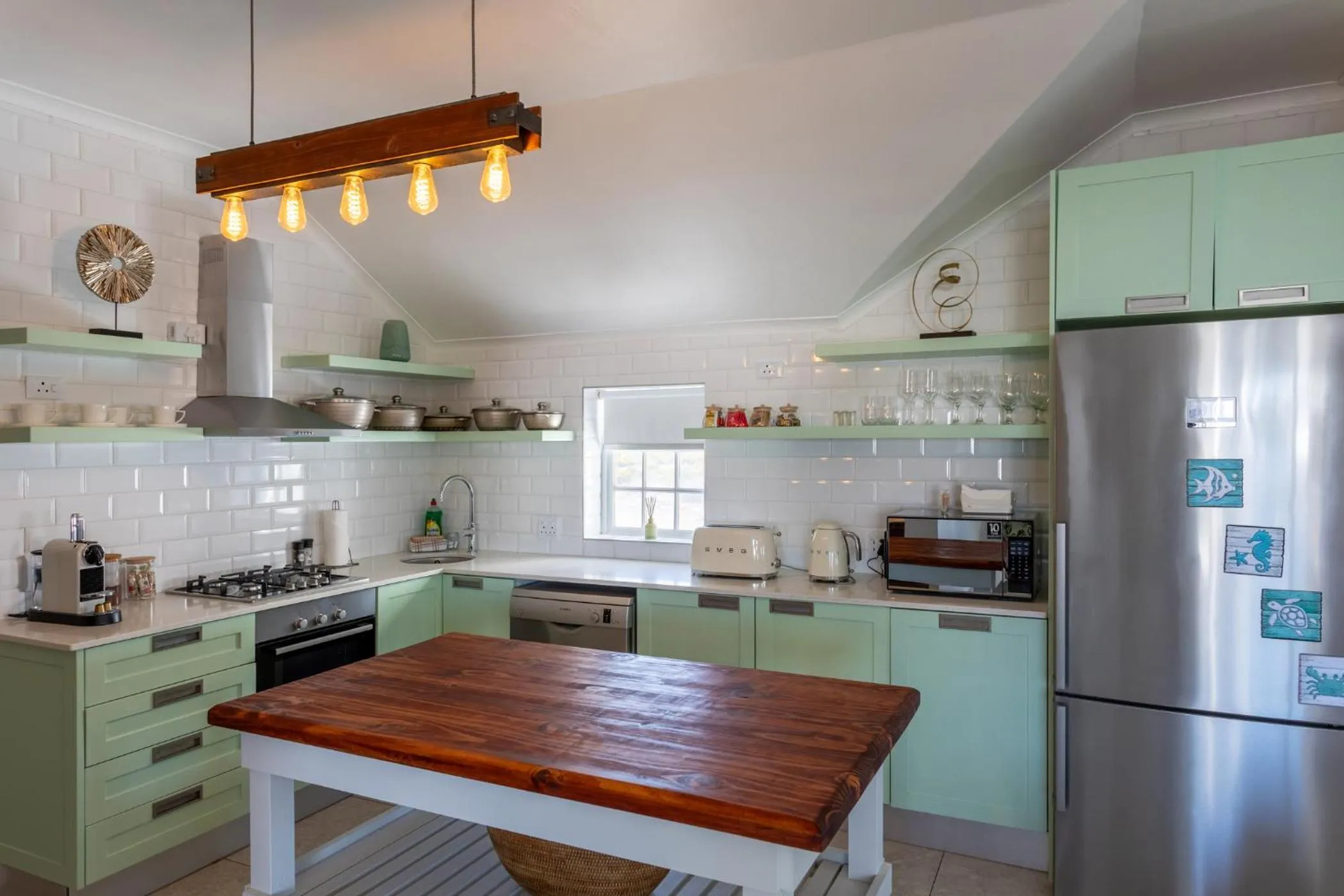 Abalone Hotel & Villas