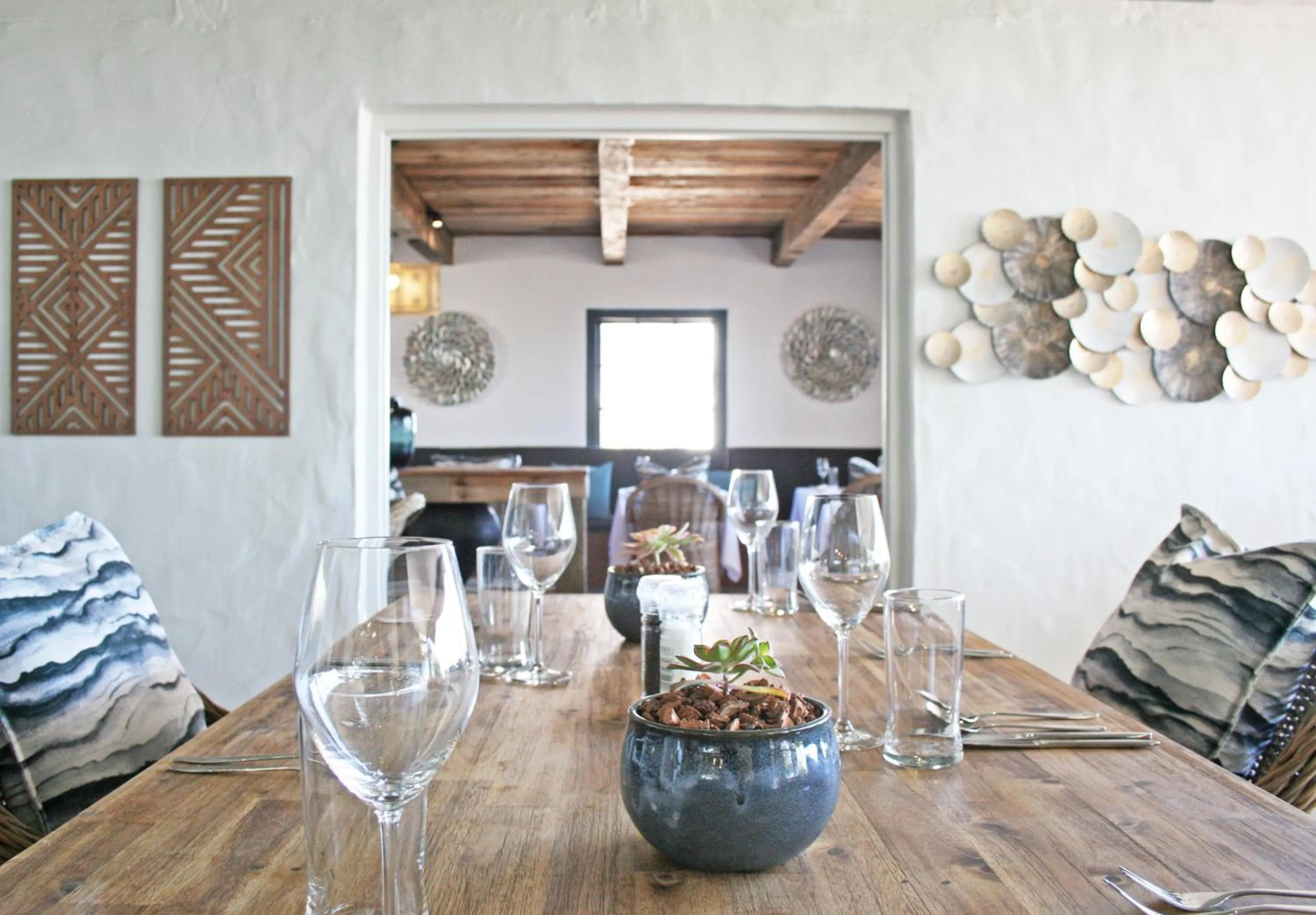 Restaurant/places to eat in Abalone Hotel & Villas