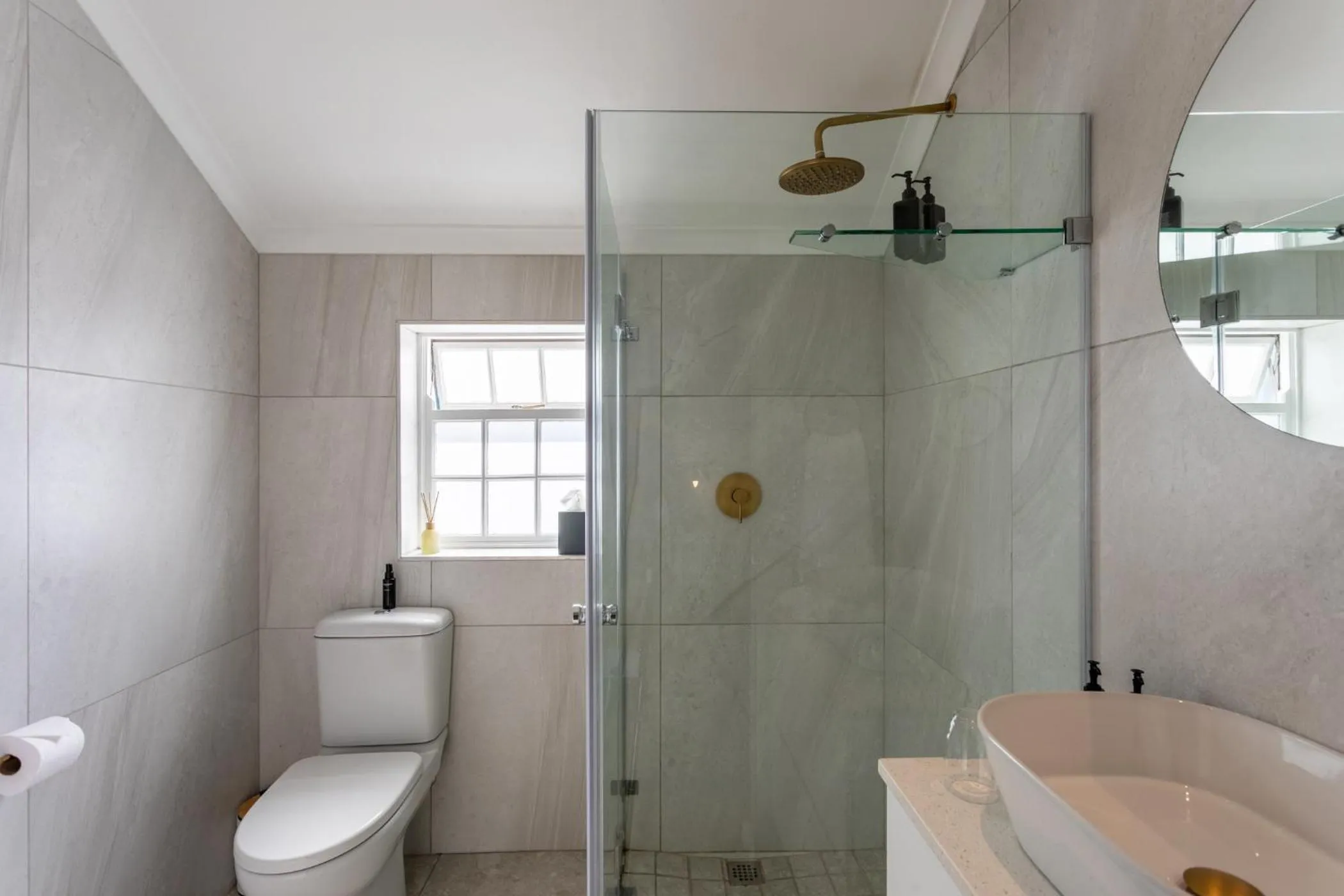 Abalone Hotel & Villas