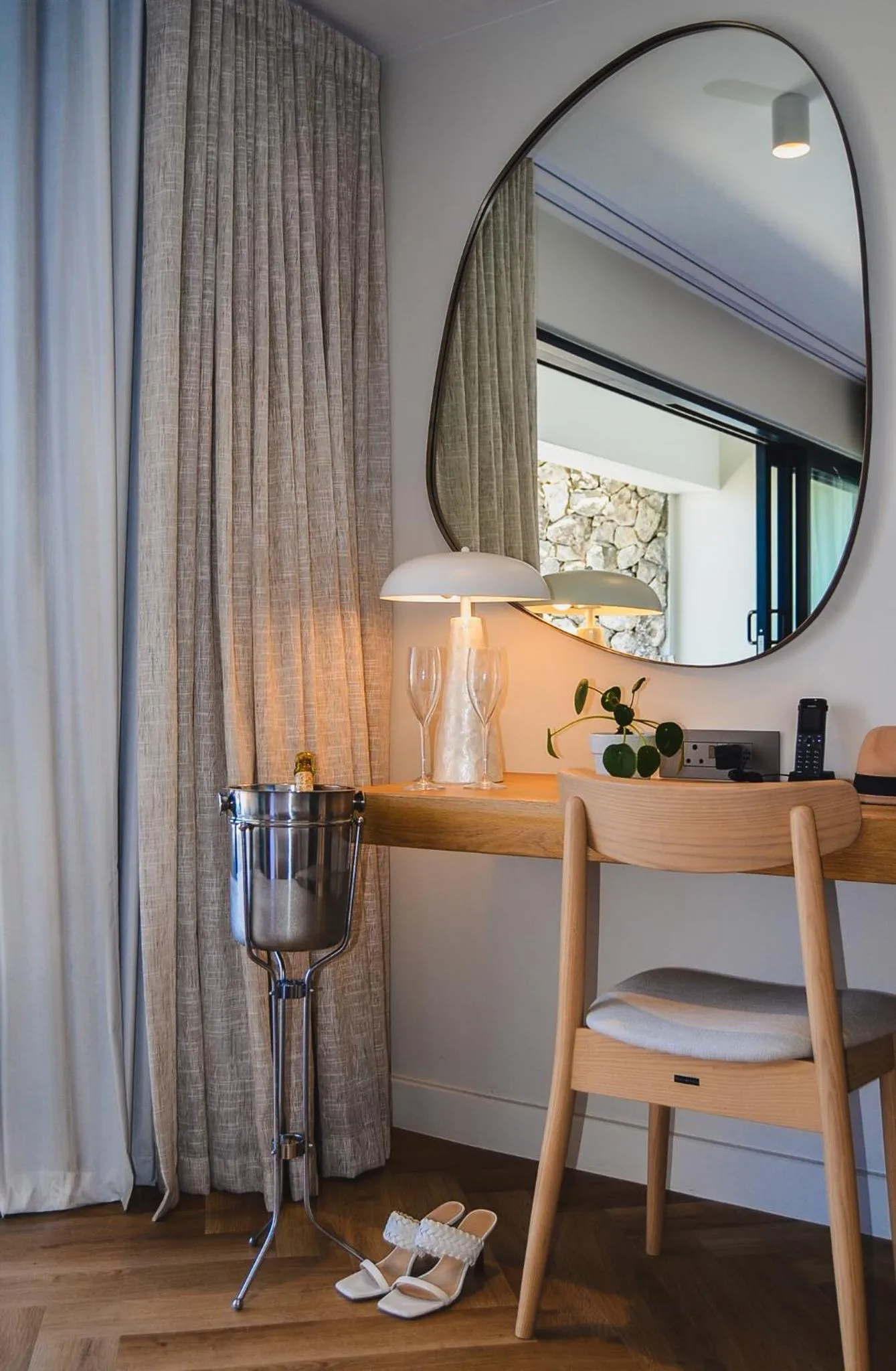 Abalone Hotel & Villas