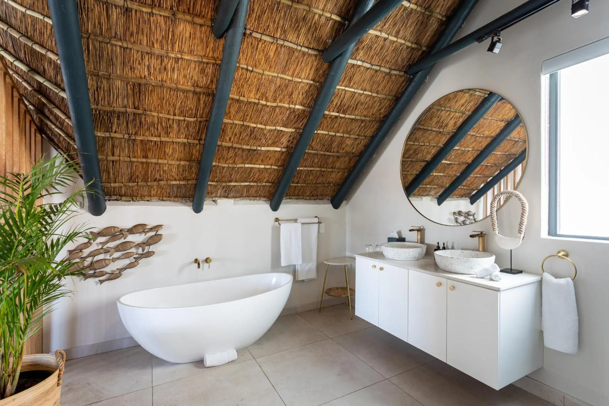 Abalone Hotel & Villas