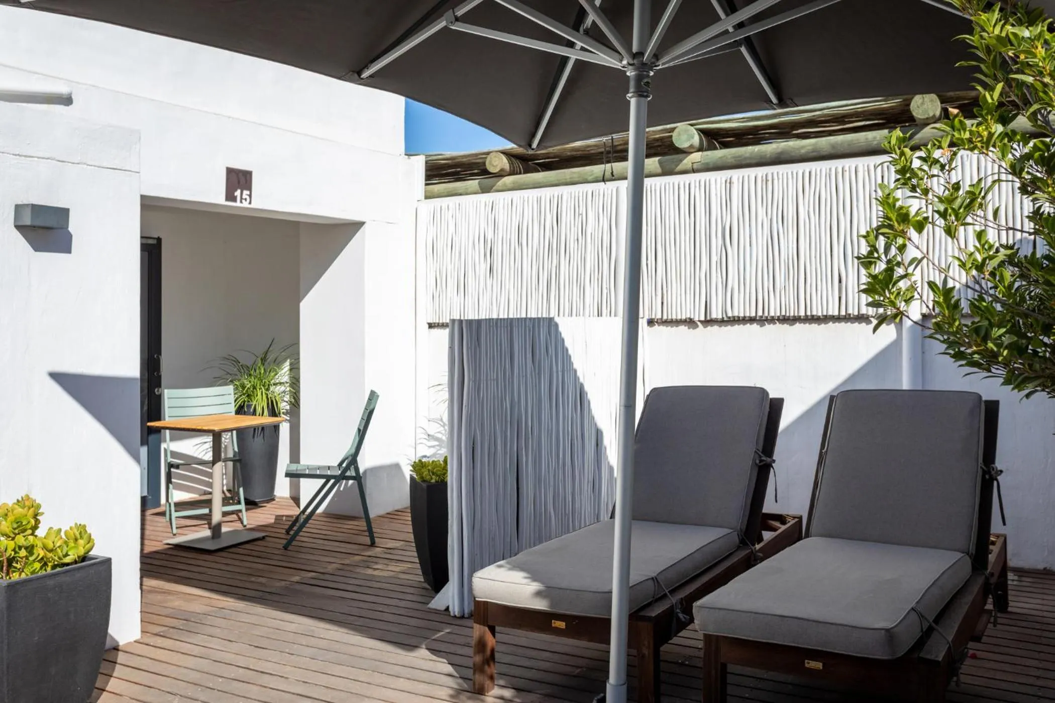 Abalone Hotel & Villas