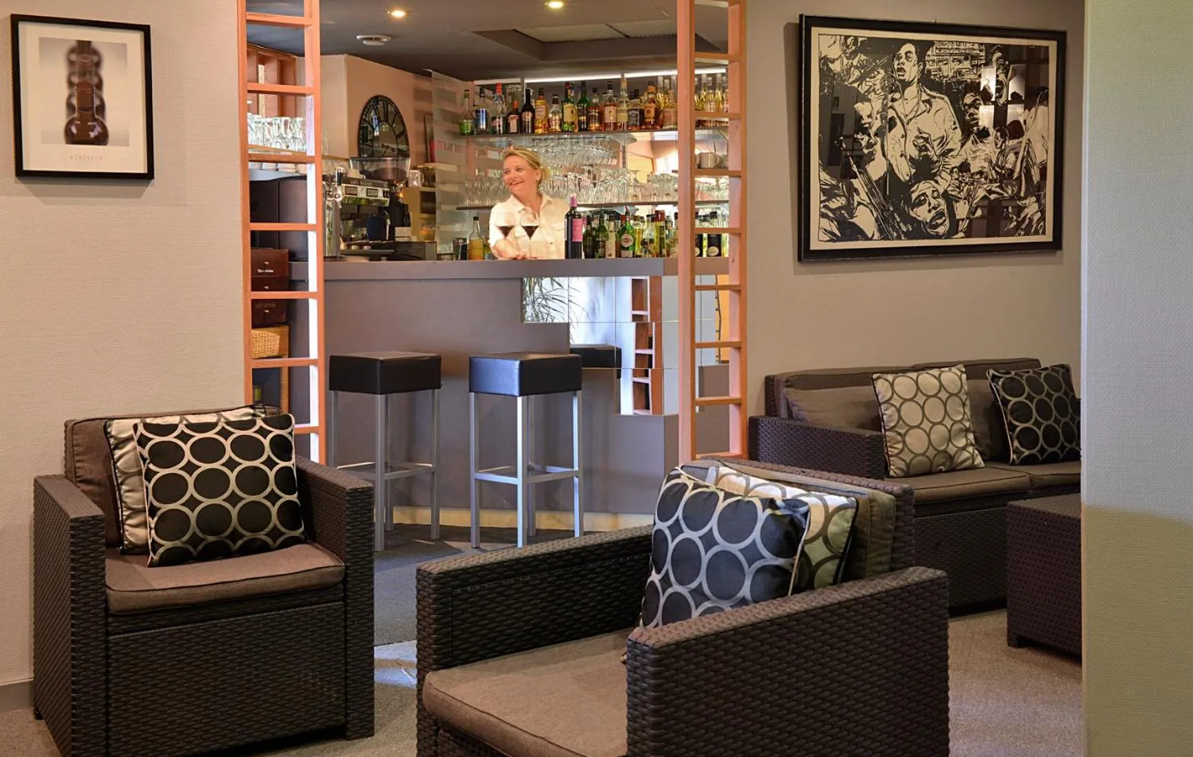 Lounge or bar in Logis Hotel Le Prieure