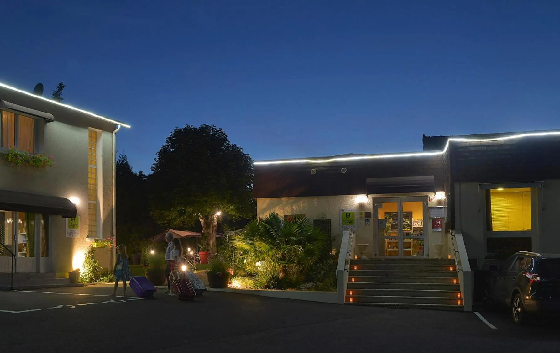 Facade/entrance in Logis Hotel Le Prieure