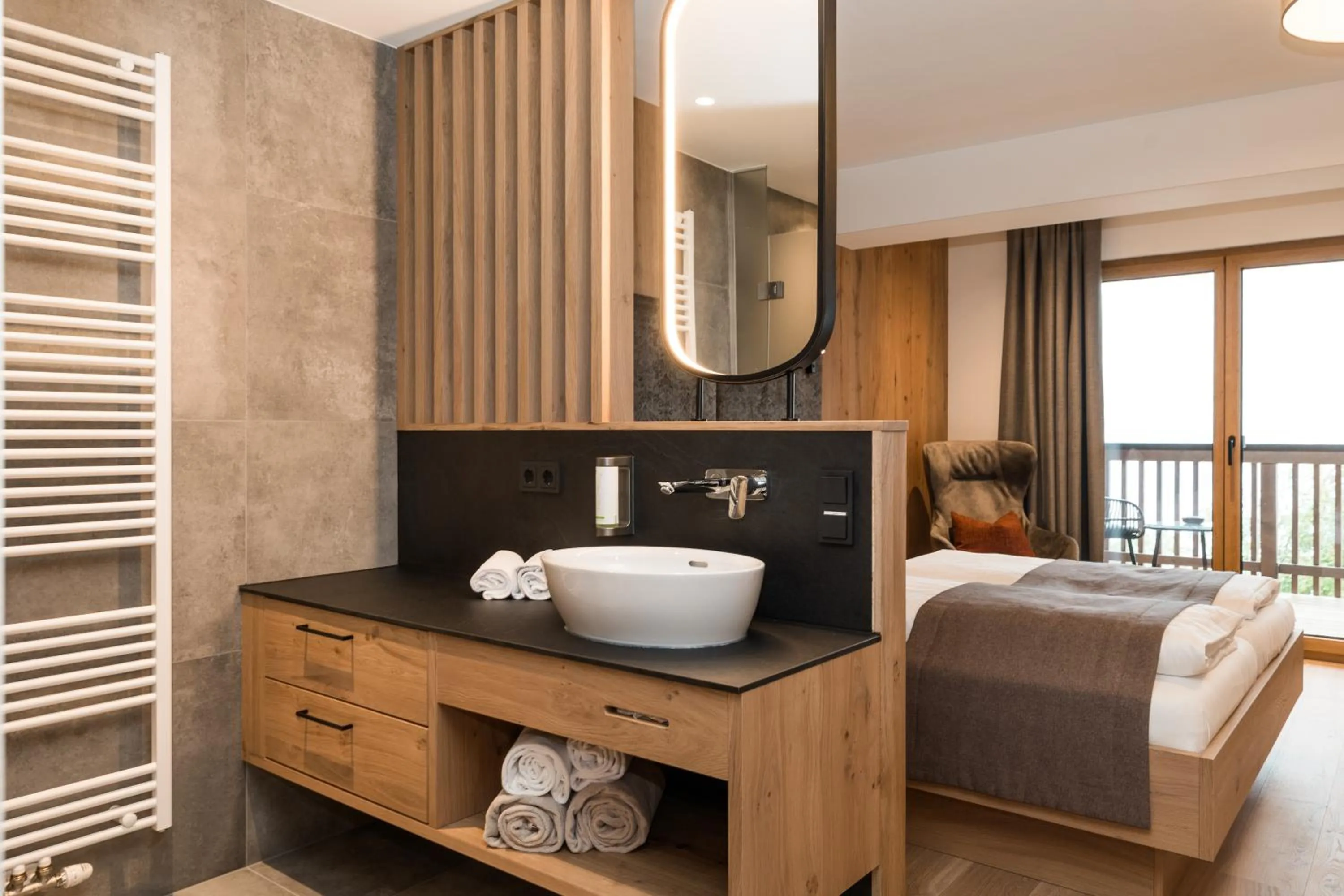 Bed in Berghotel Alpenklang