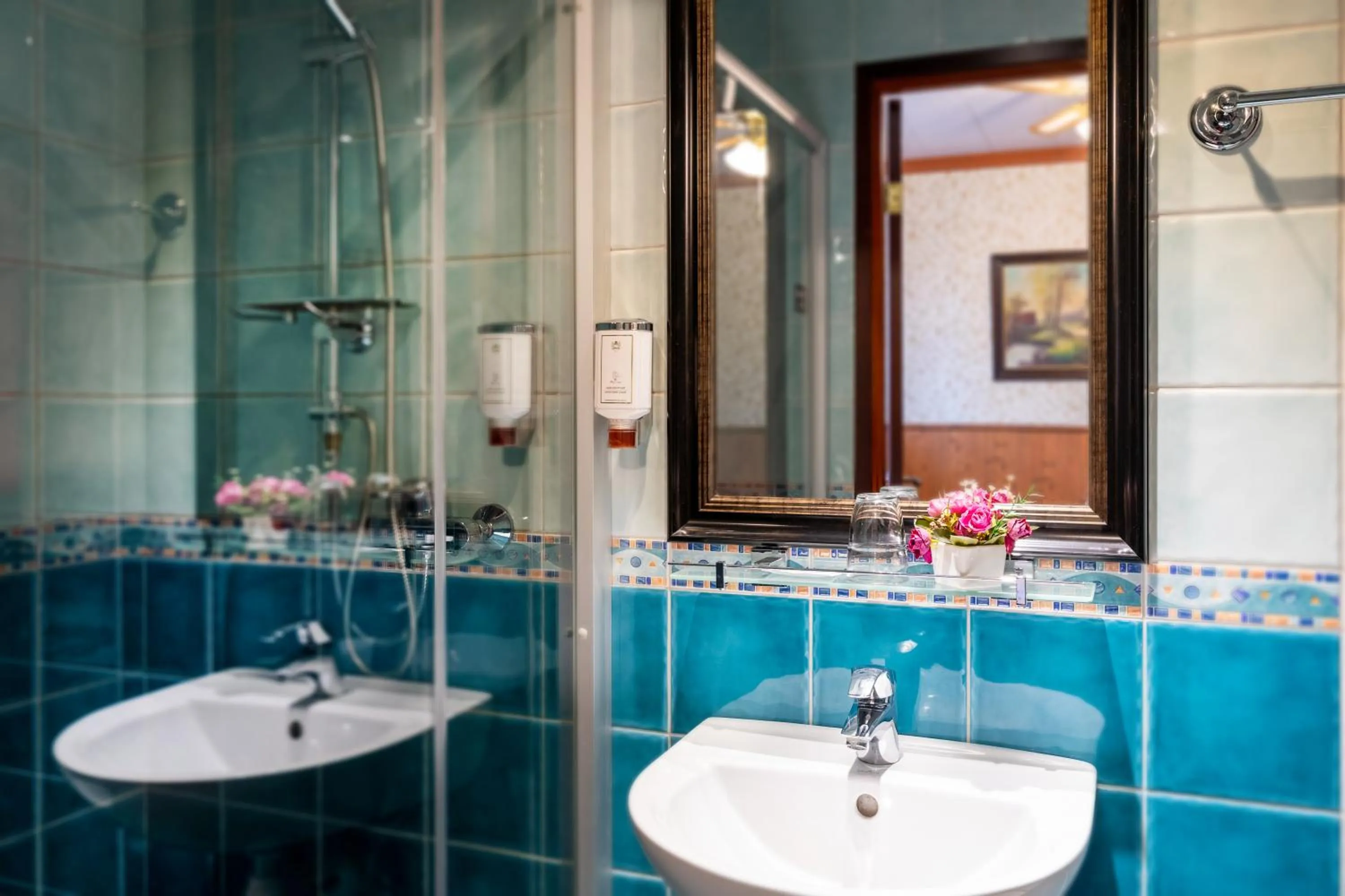 Toilet in Hansa Hotel