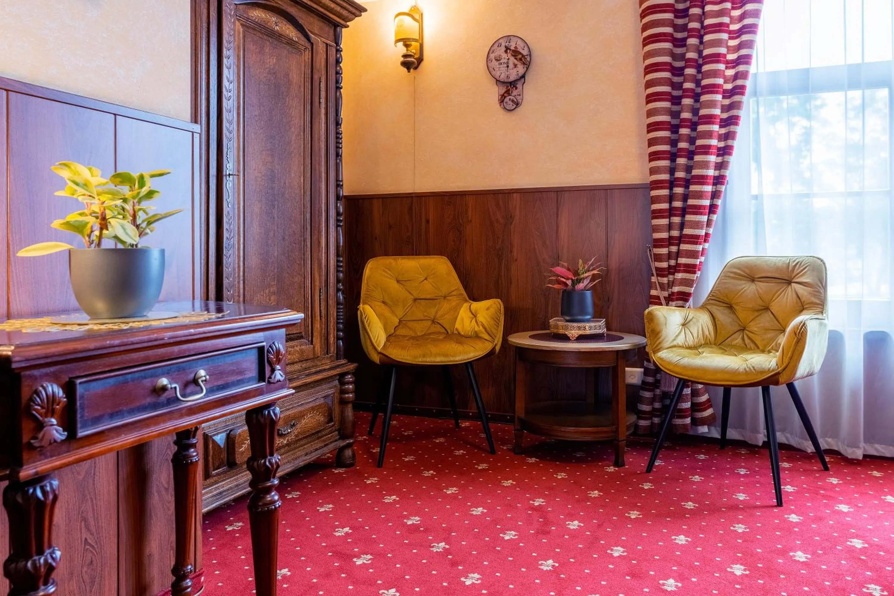 Seating area in Hansa Hotel