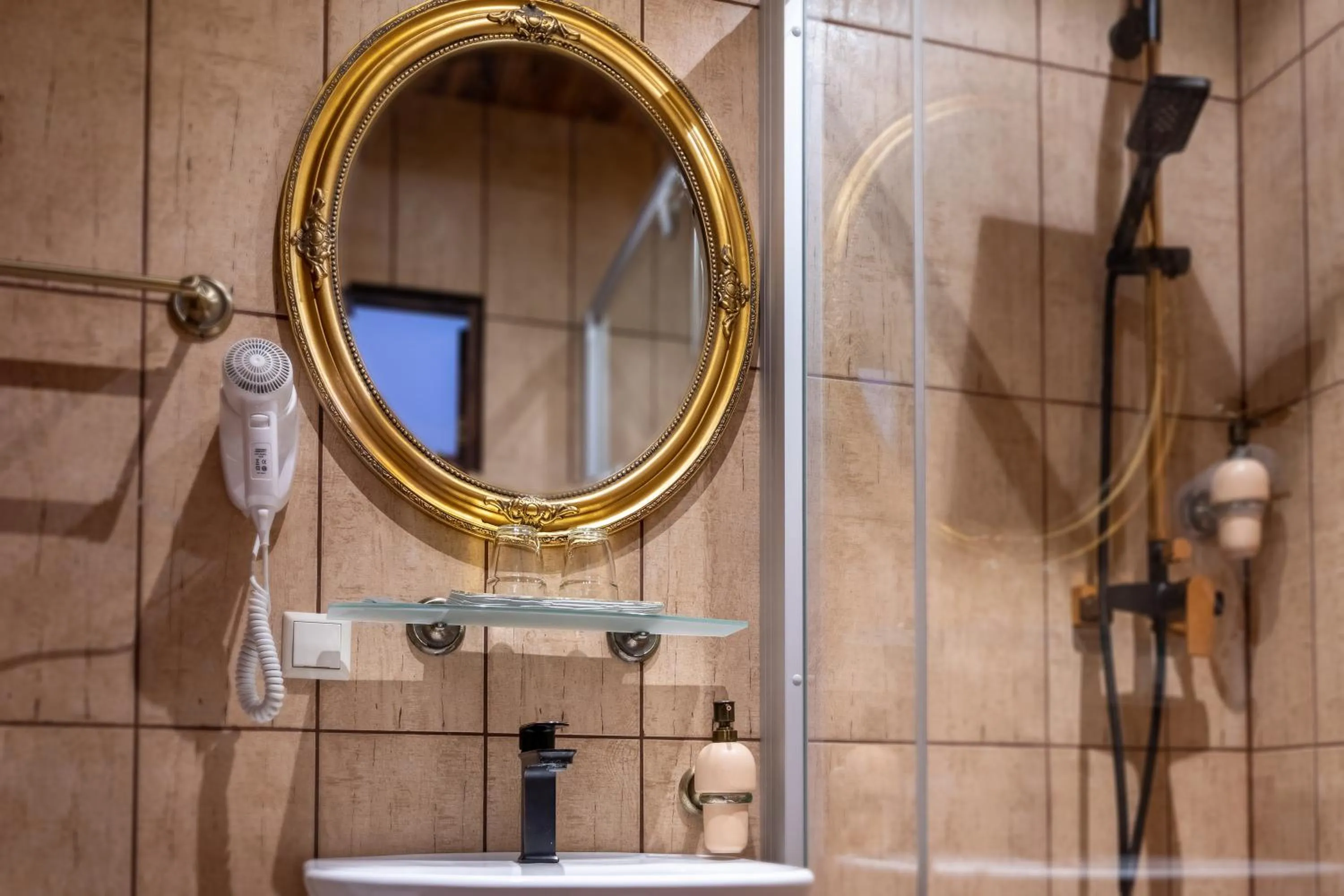 Bathroom in Hansa Hotel