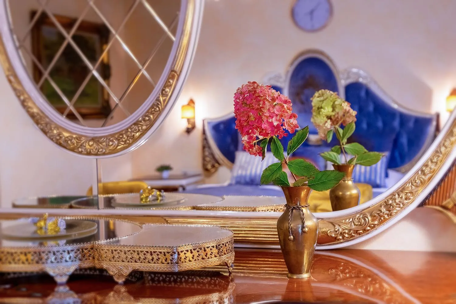 Decorative detail in Hansa Hotel