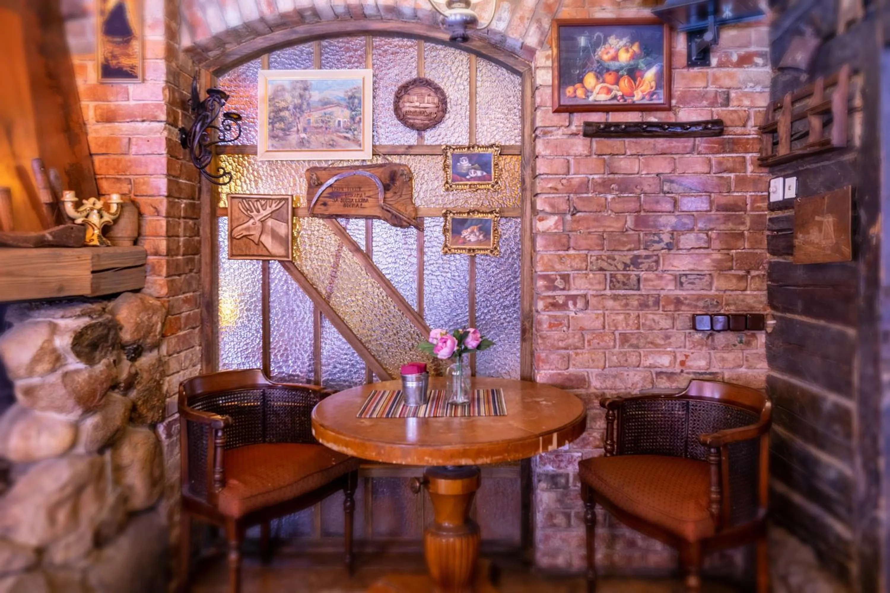 Restaurant/places to eat in Hansa Hotel