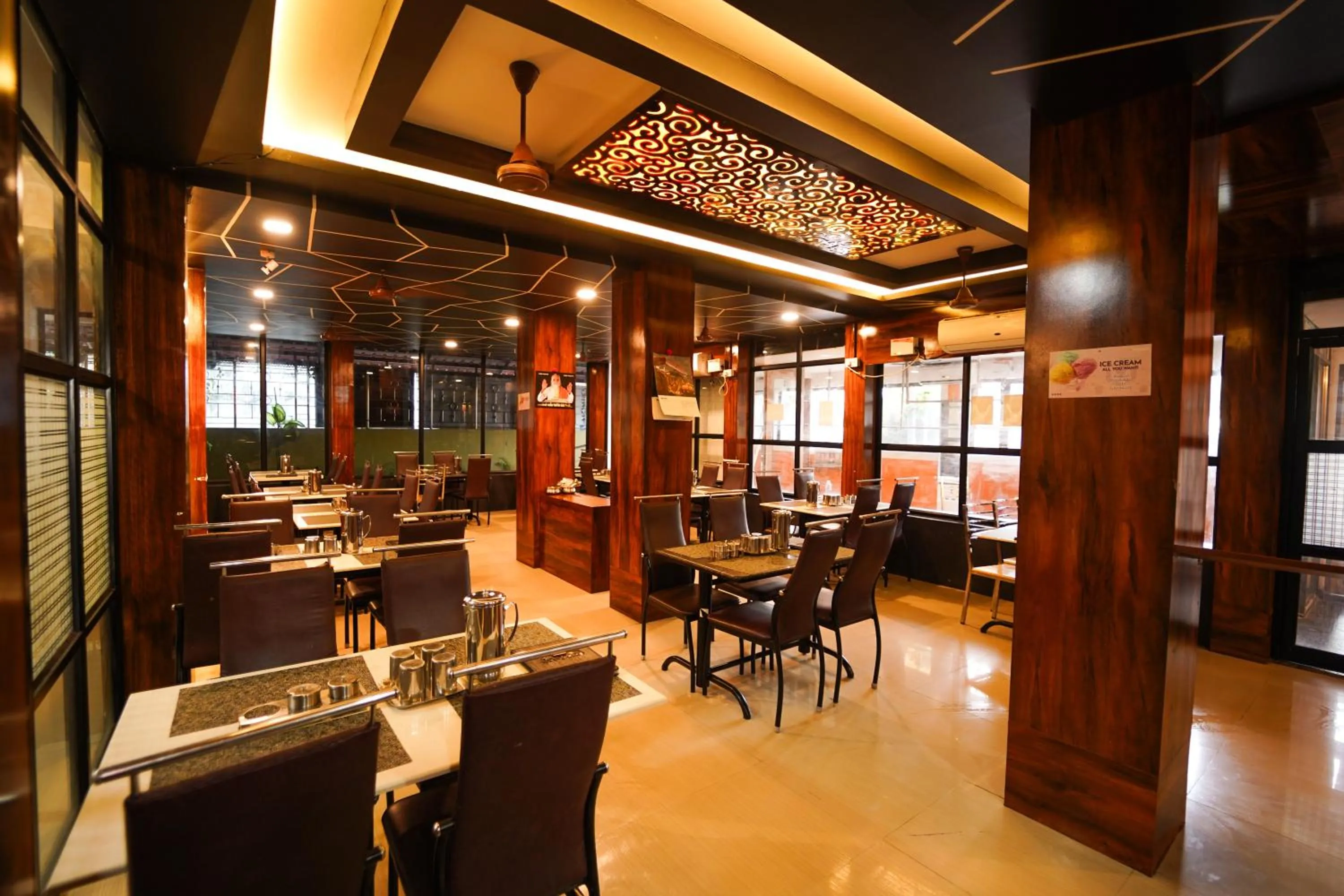 Restaurant/places to eat in Ramana Towers
