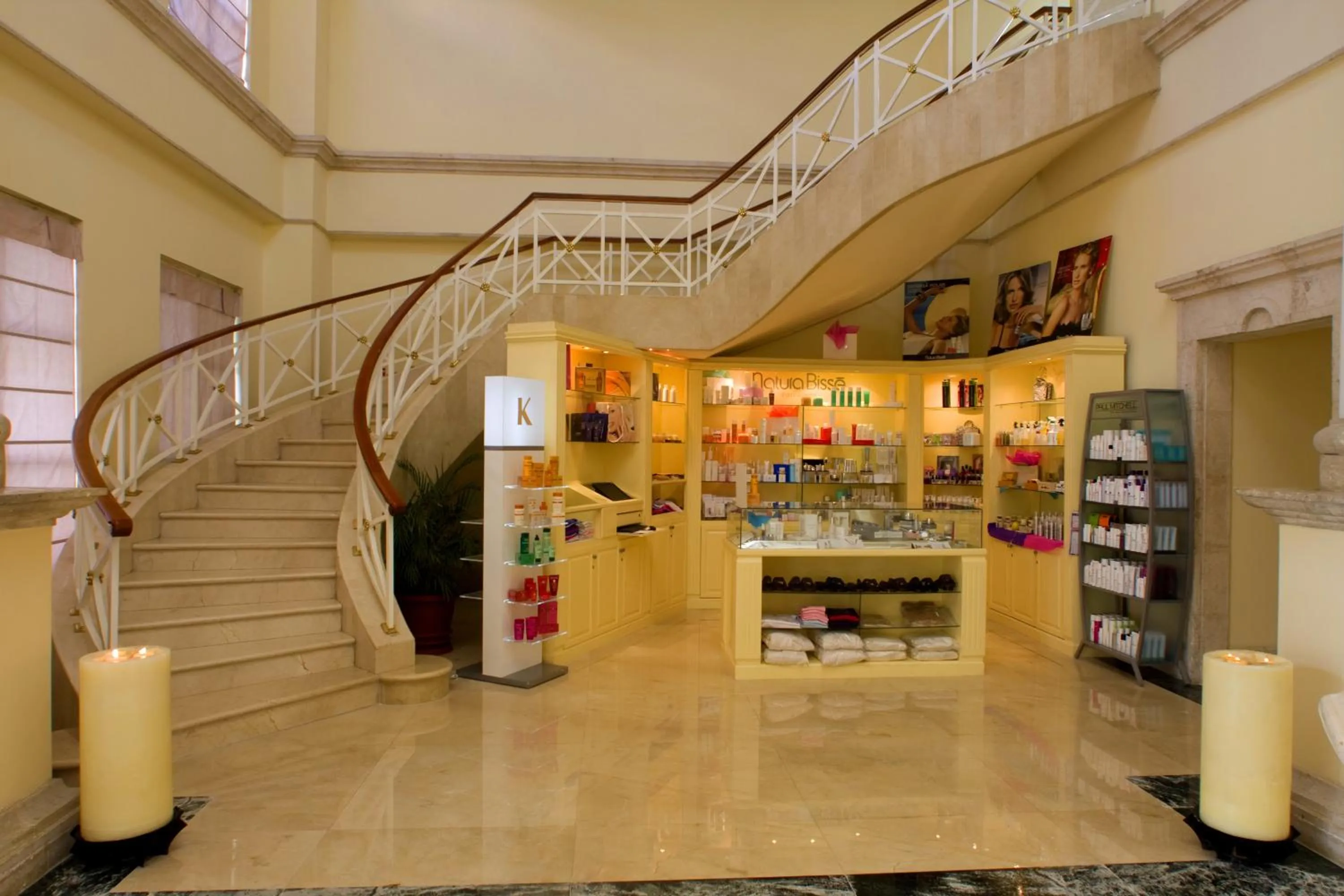 On-site shops in Pueblo Bonito Rose Resort & Spa - All Inclusive